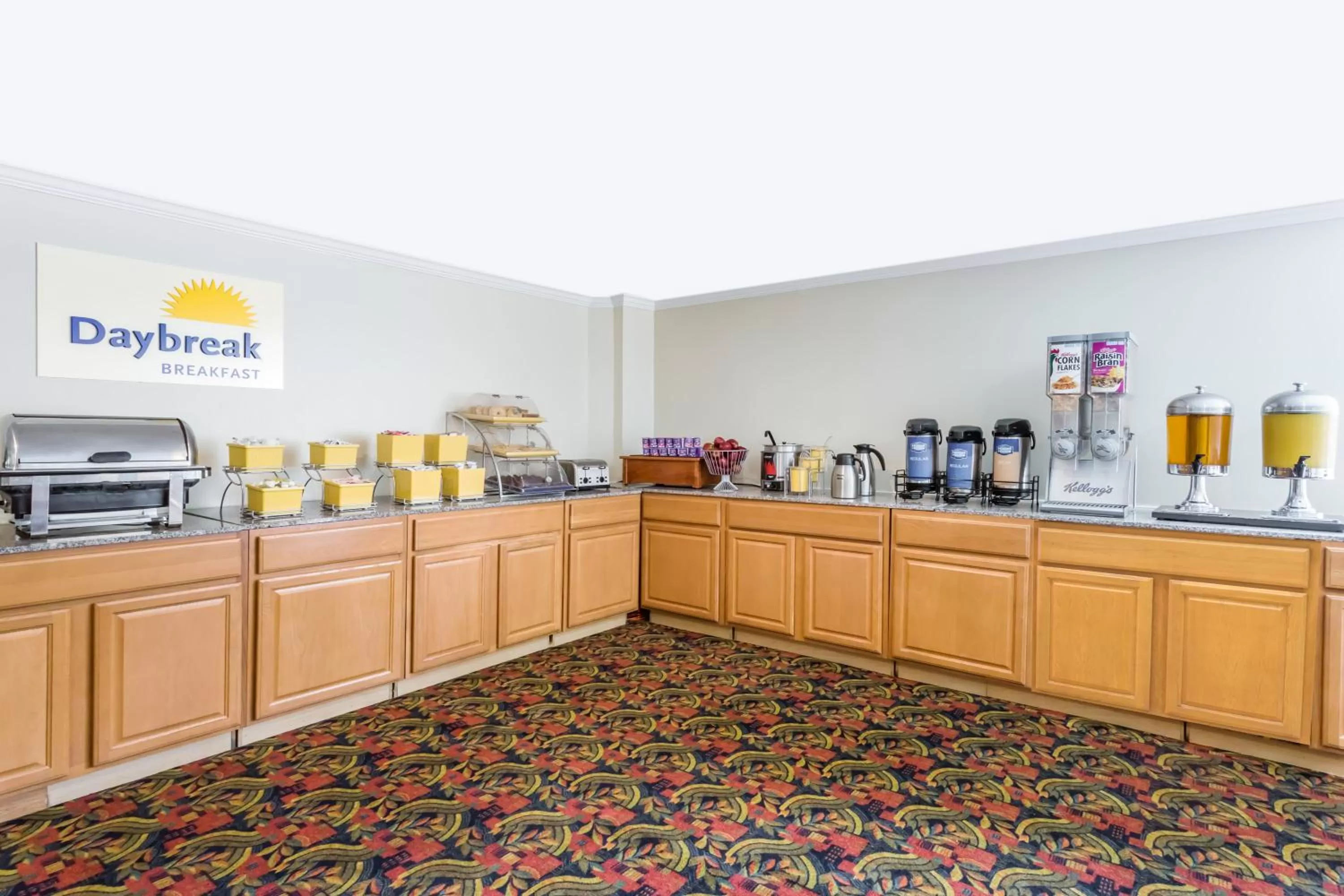 Restaurant/places to eat in Days Inn by Wyndham Williamsburg Historic Area