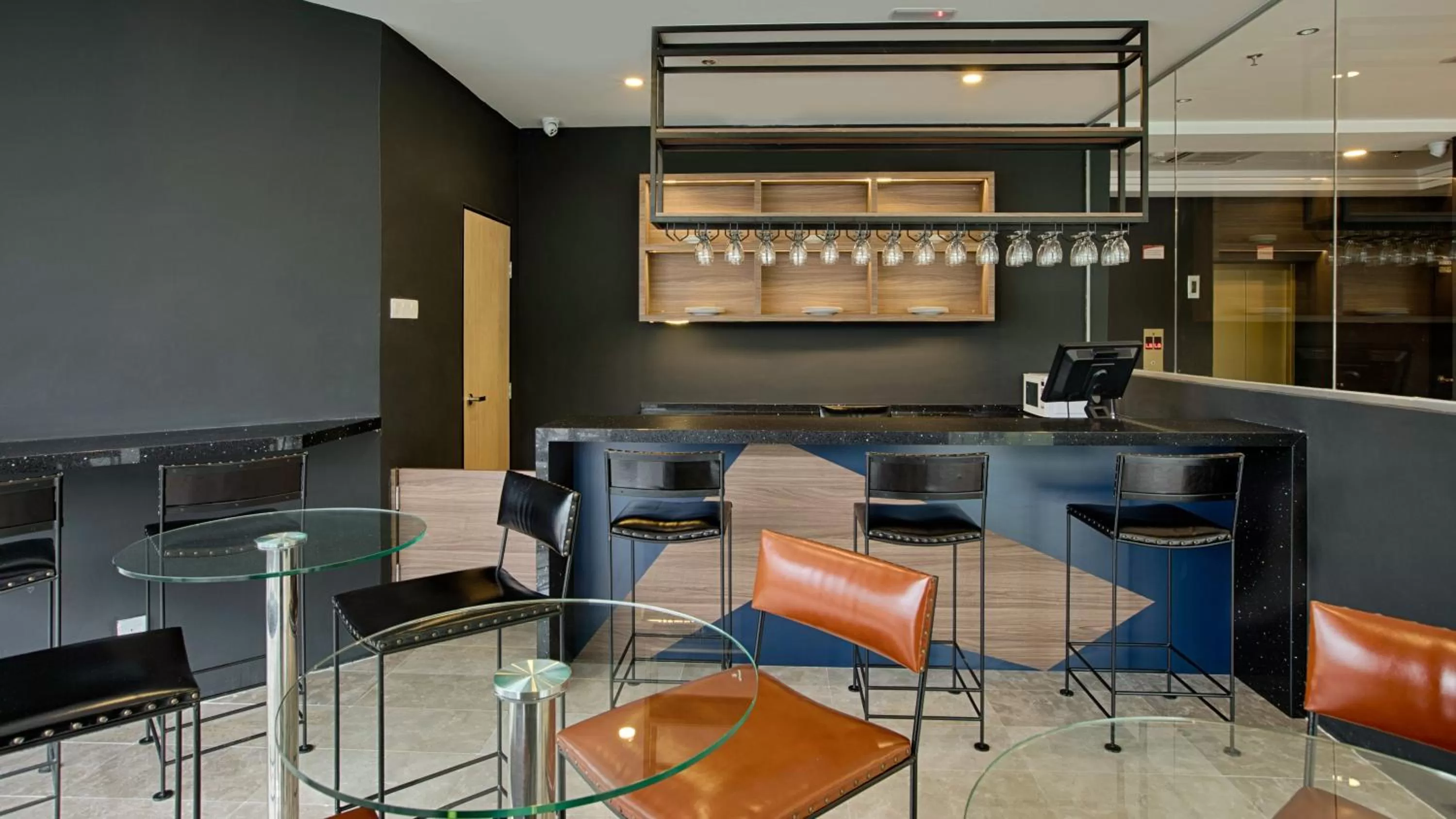 Restaurant/places to eat in MTREE Hotel Nilai - KLIA Airport