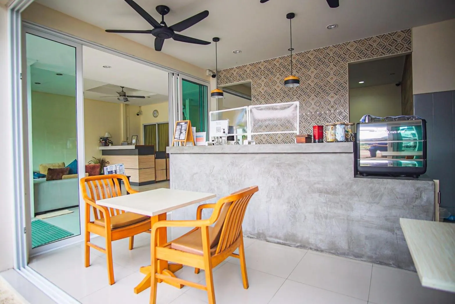 Restaurant/places to eat in Capricorn Village - SHA Extra Plus