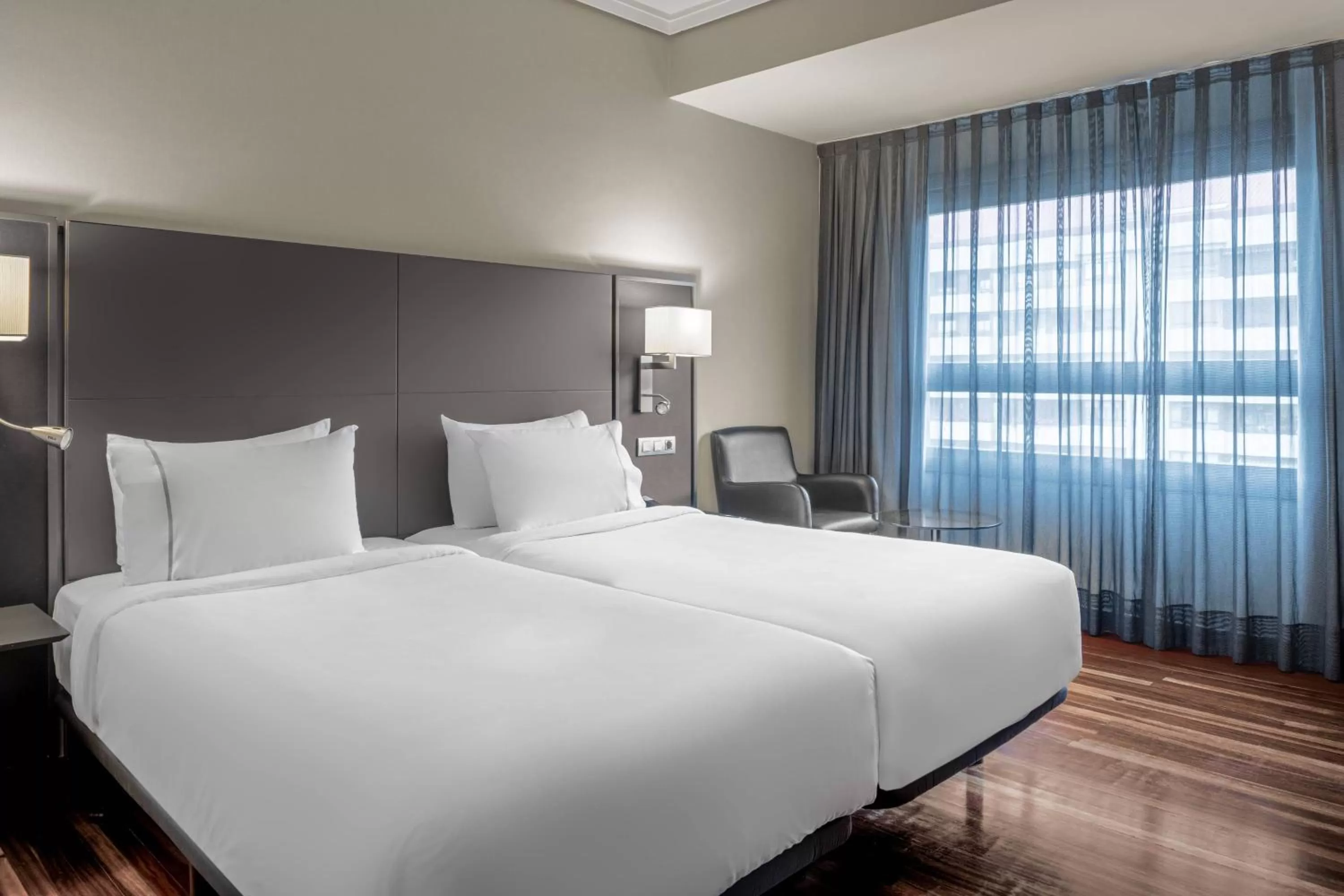 Standard Twin Room in AC Hotel General Álava