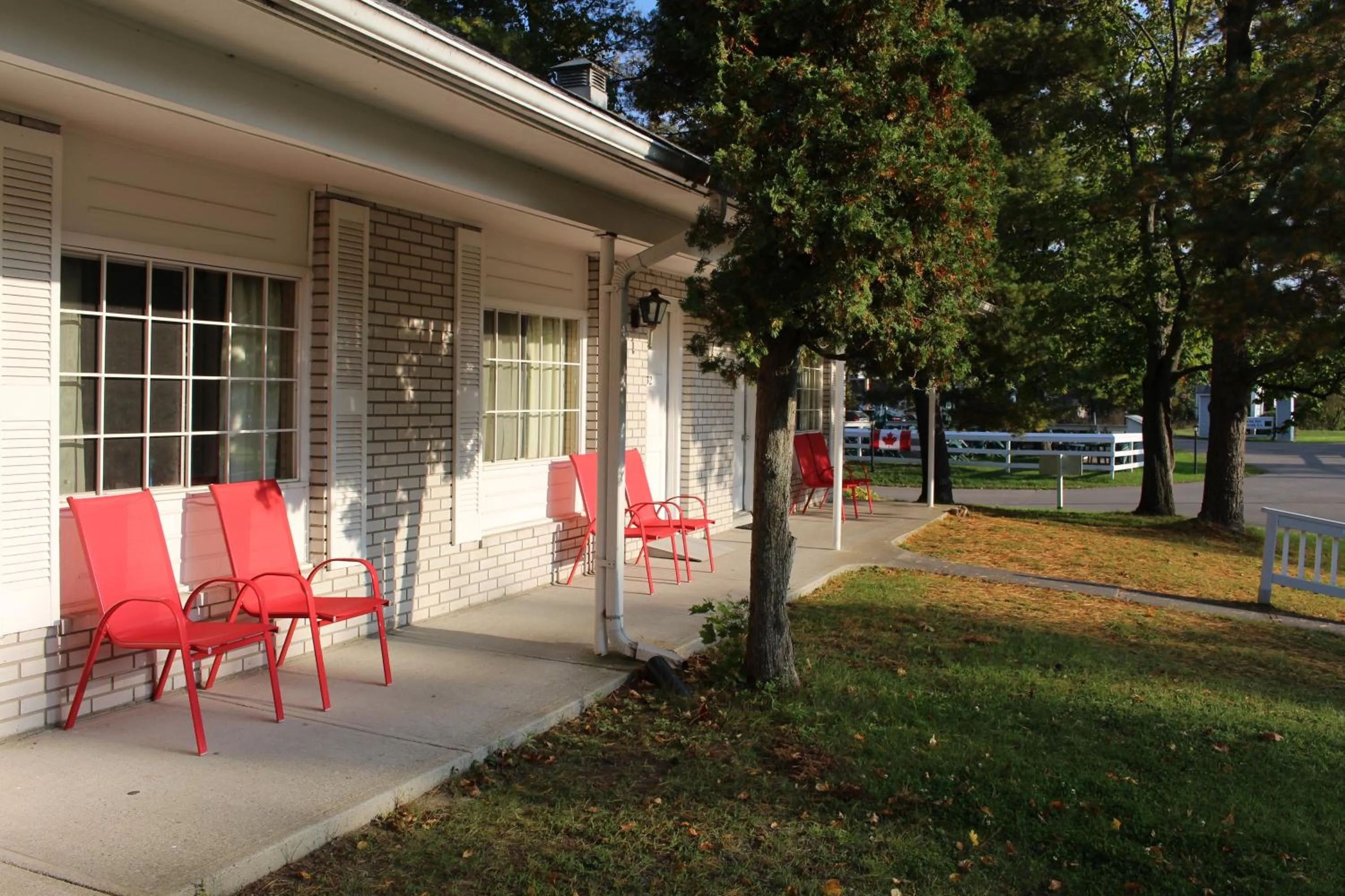 Facade/entrance in Colonial Resort-1000Islands