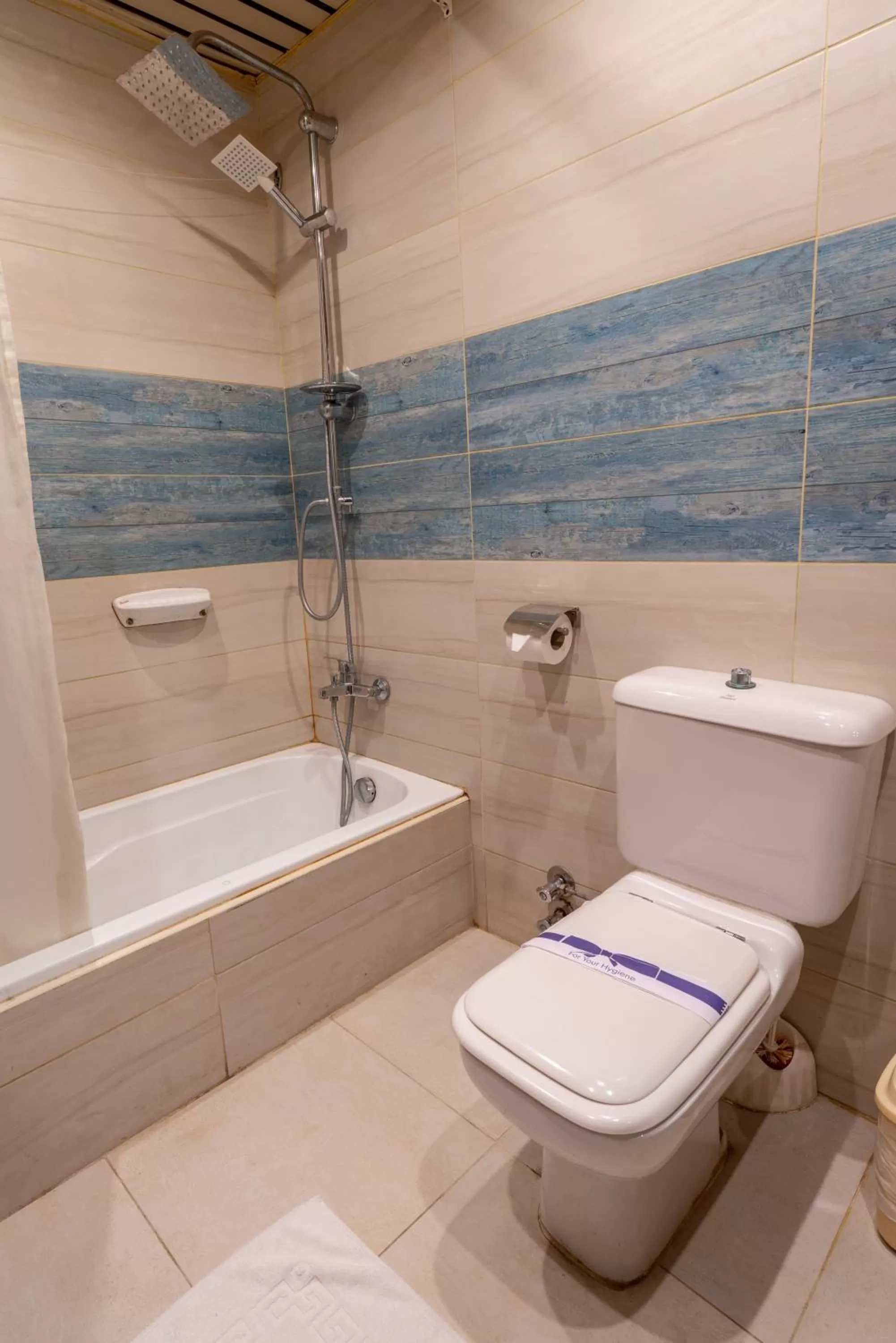 Shower in Aracan Portsaid