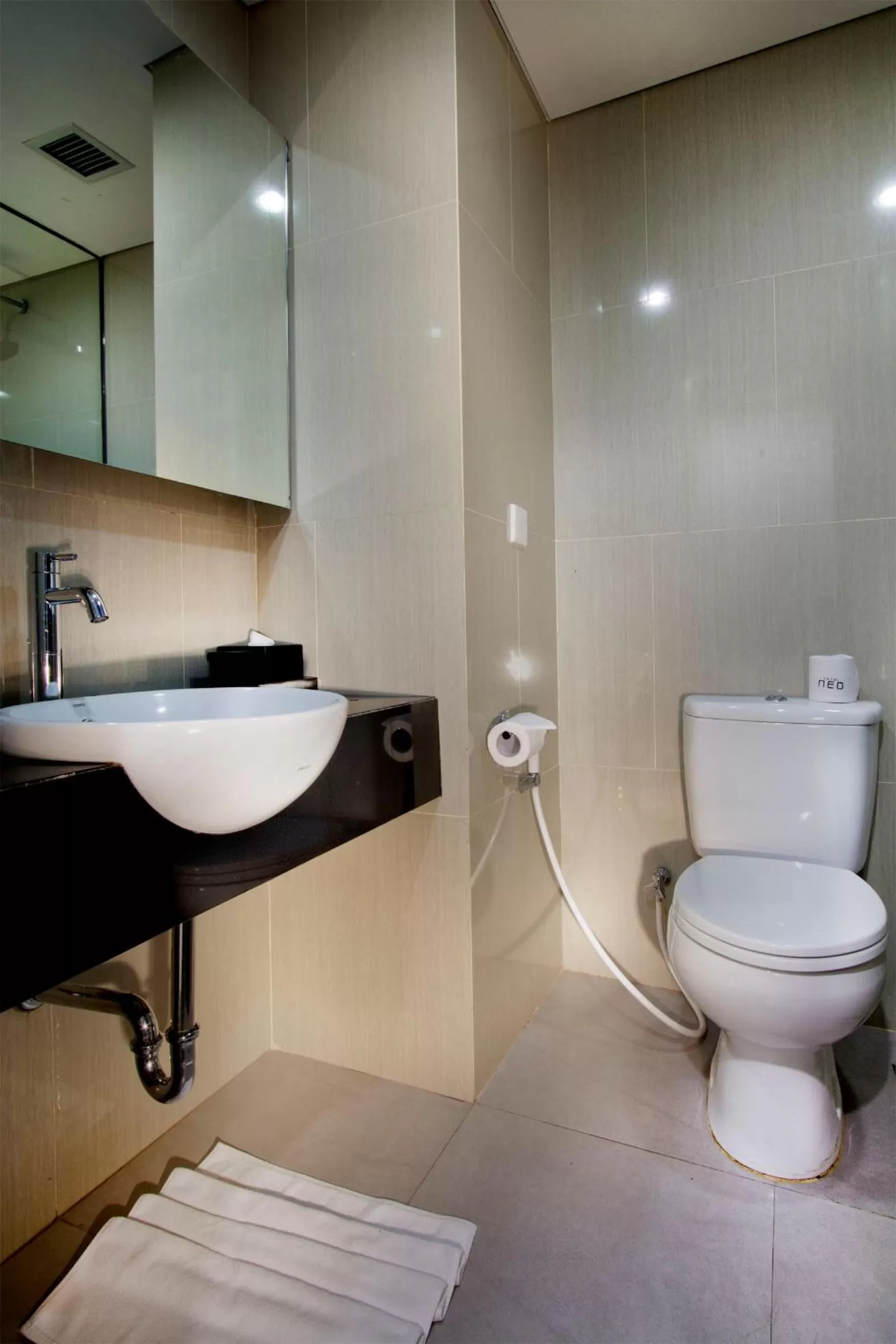 Bathroom in Neo Hotel Tendean Jakarta by ASTON
