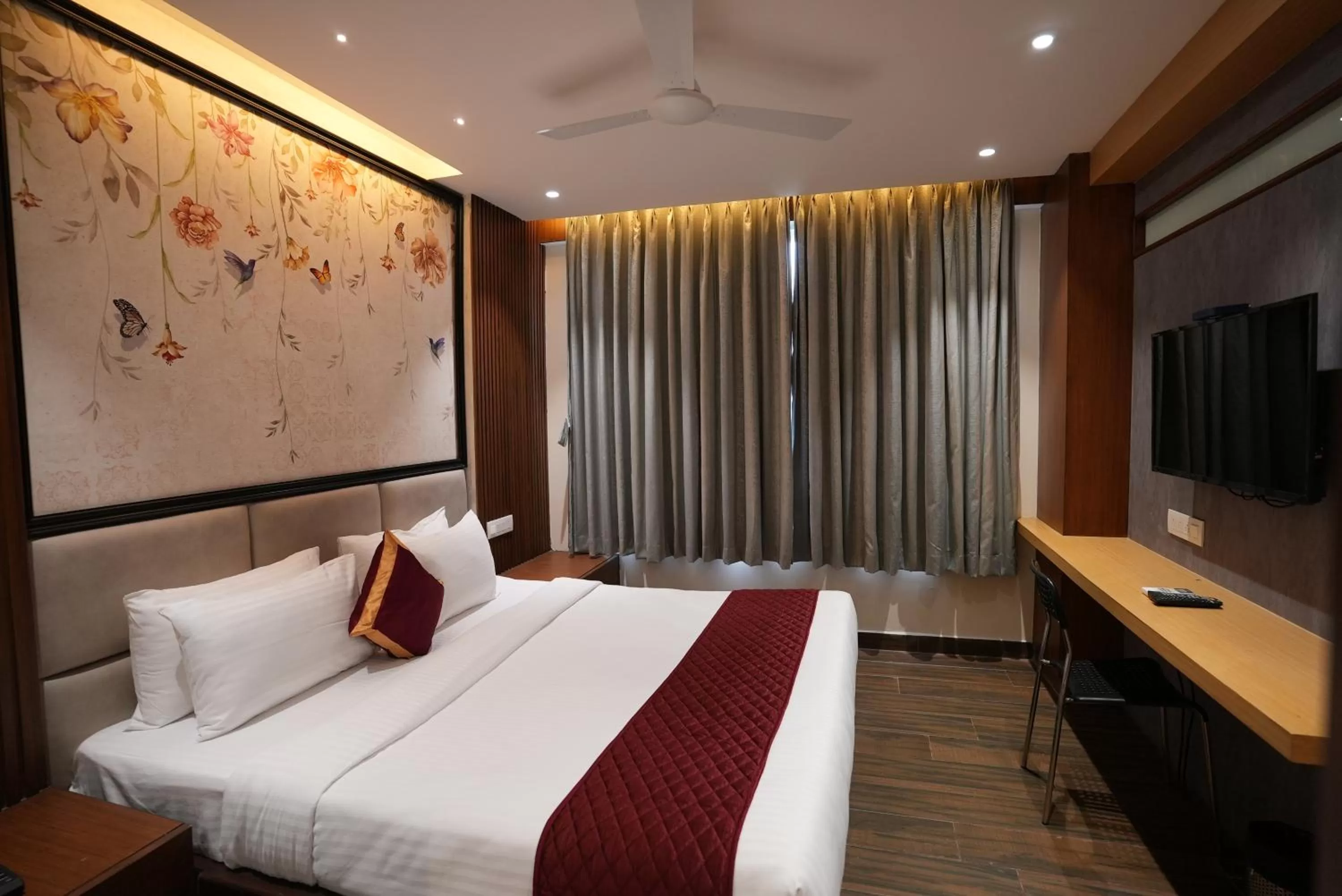 Bed in Eden Park Boutique Hotel