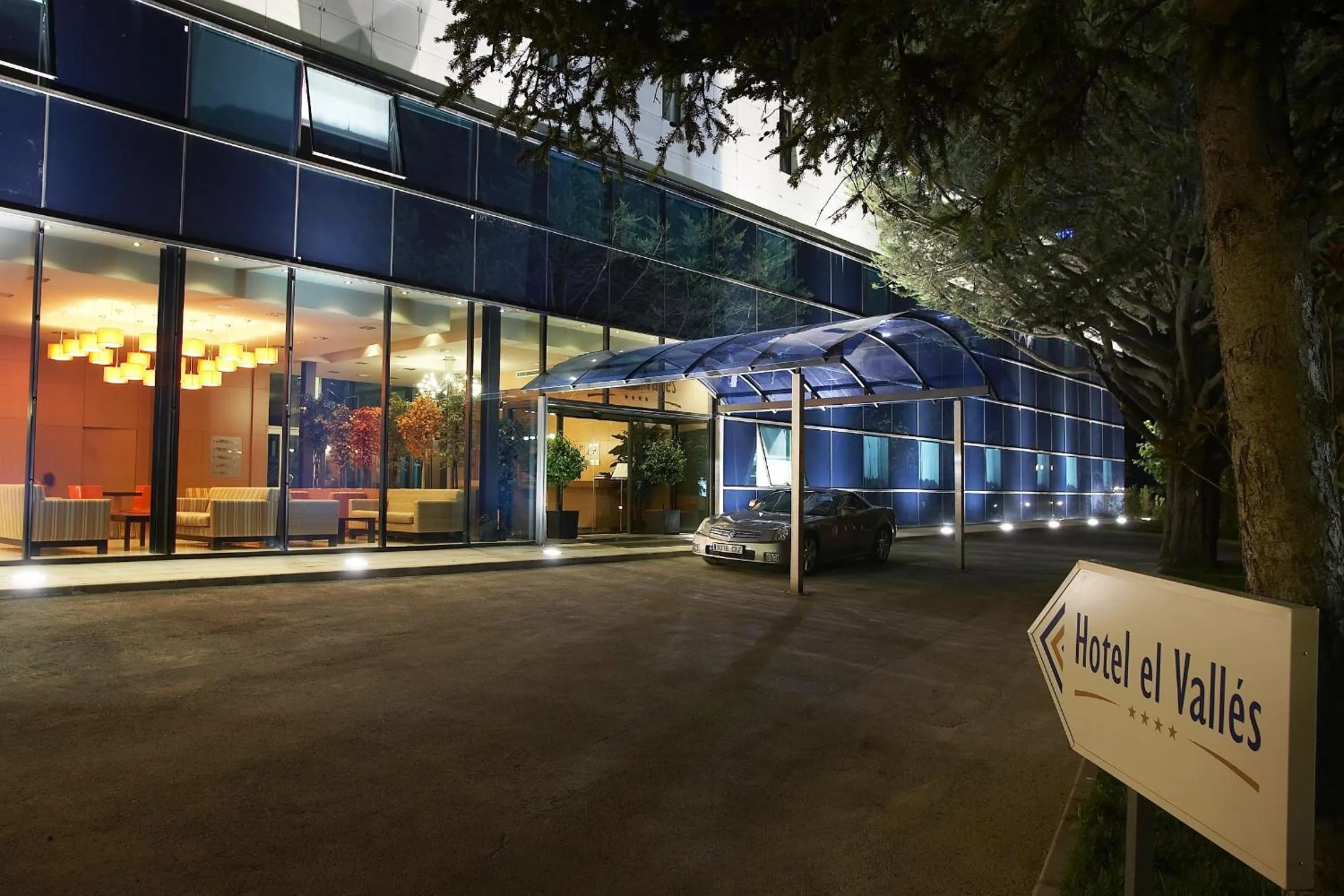 Facade/entrance in Hotel Restaurante El Valles 4 ESTRELLAS