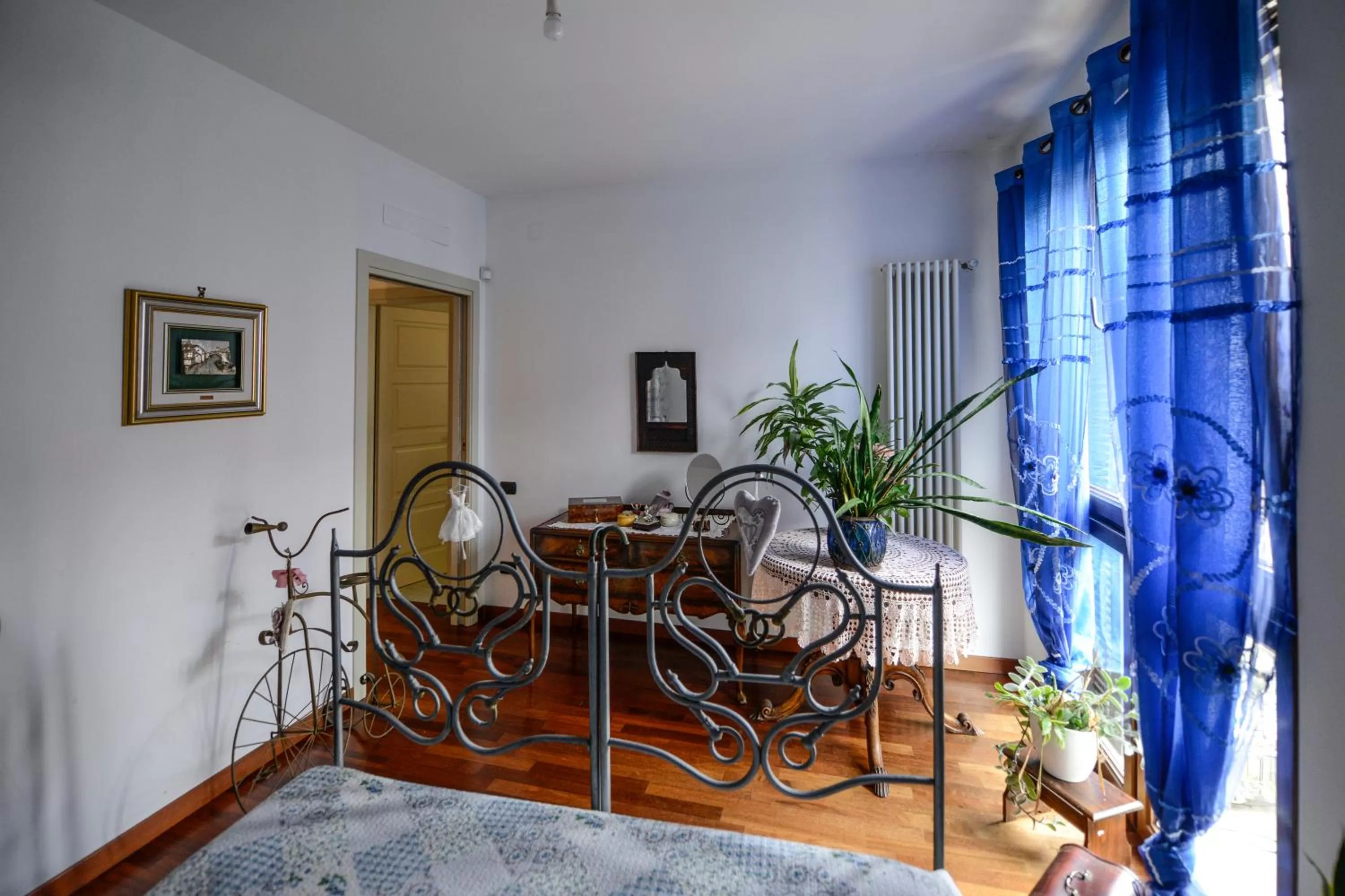 Bedroom in Il Giardino Incantato