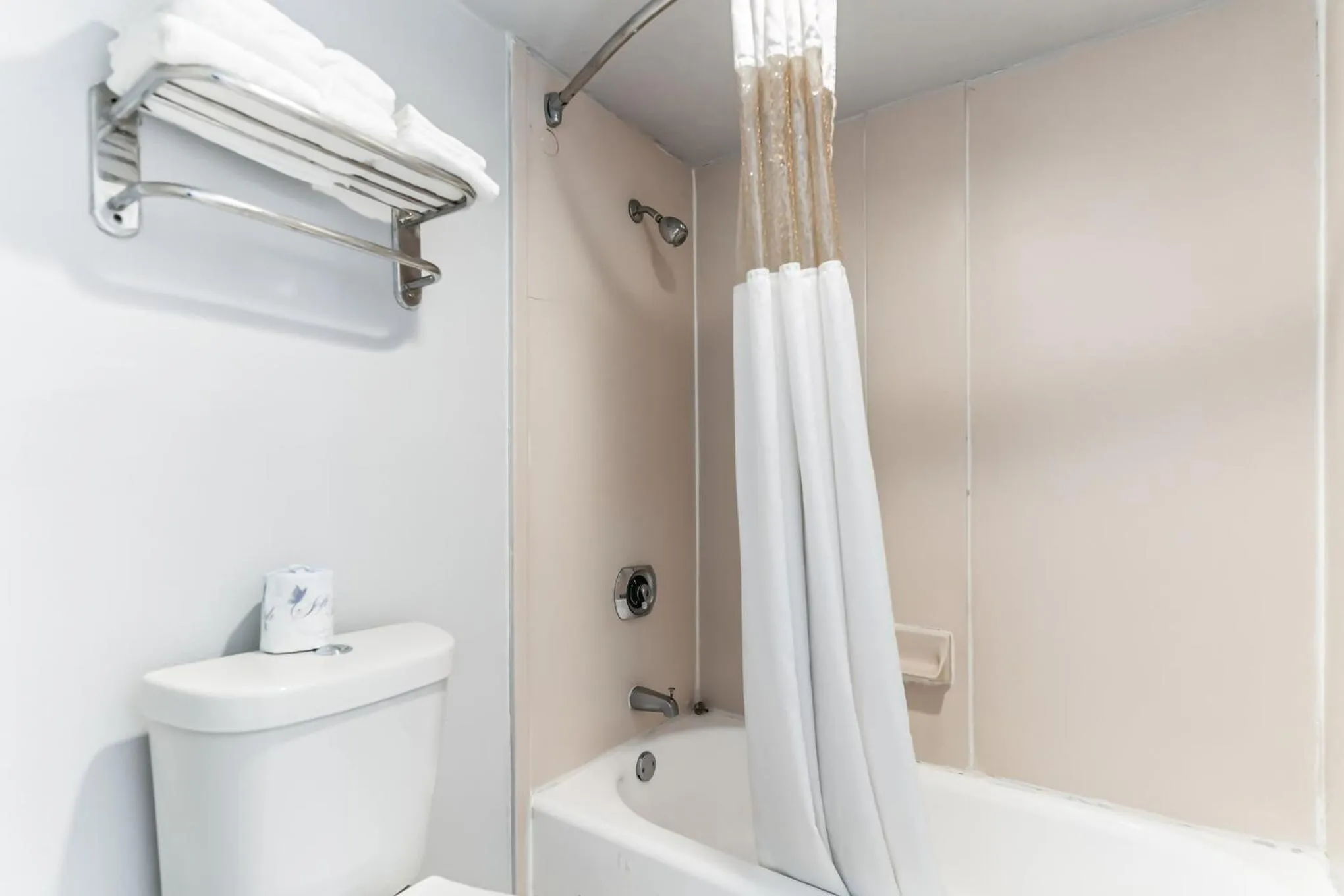 Bathroom in Vivo Living Kissimmee West