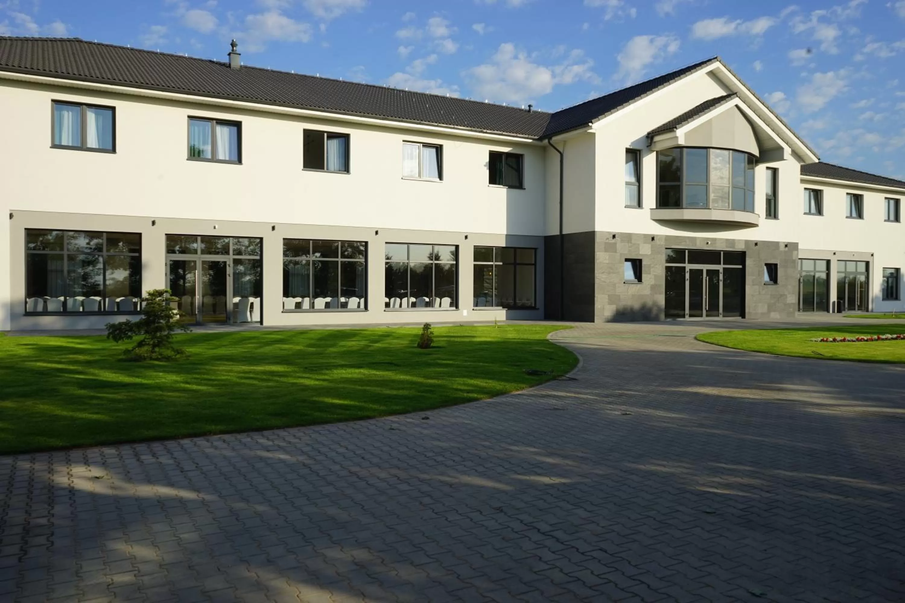 Property building in HOTEL Art Cafe