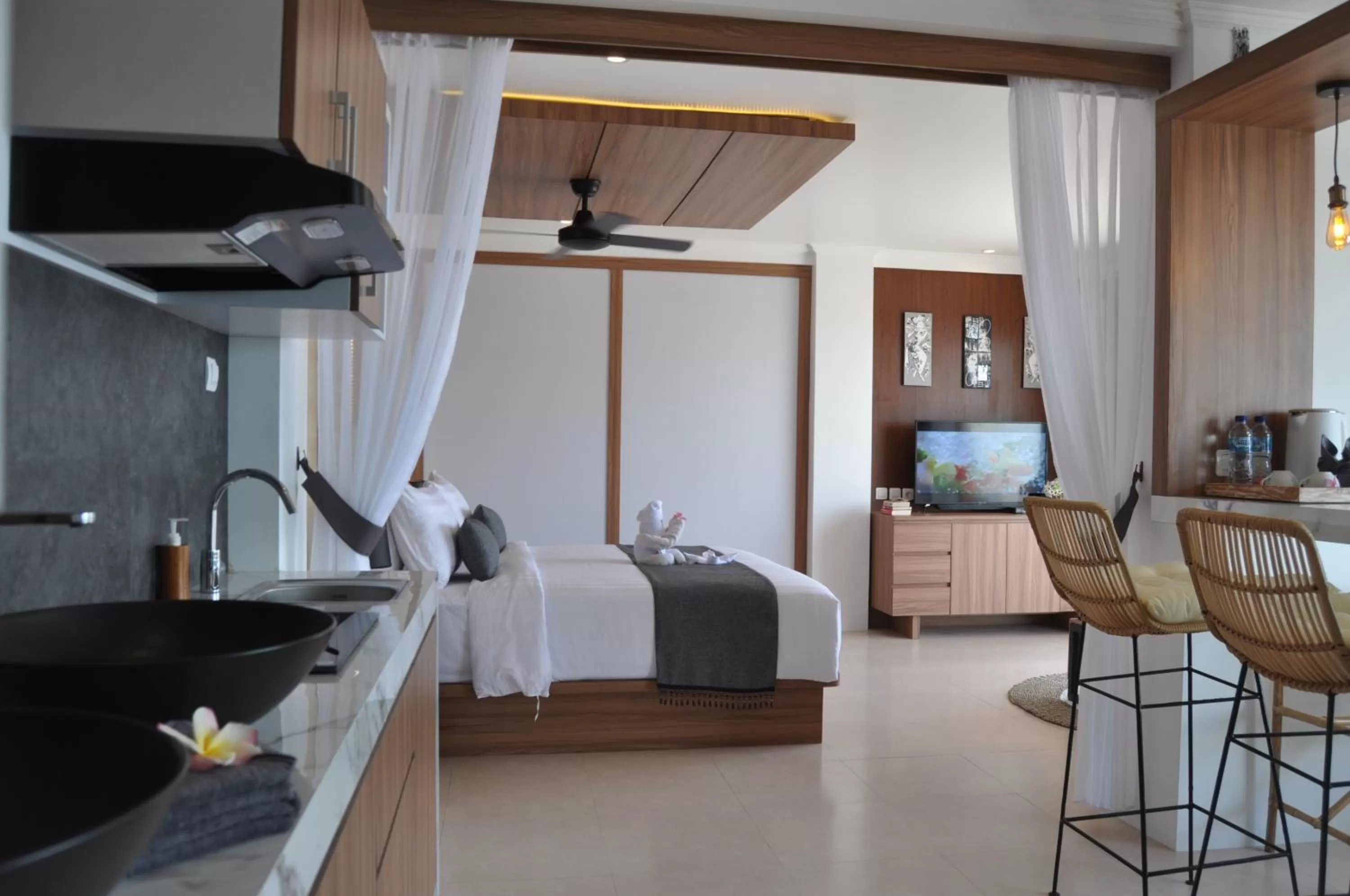 Coffee/tea facilities, Bed in SUITE OCEAN BLUE