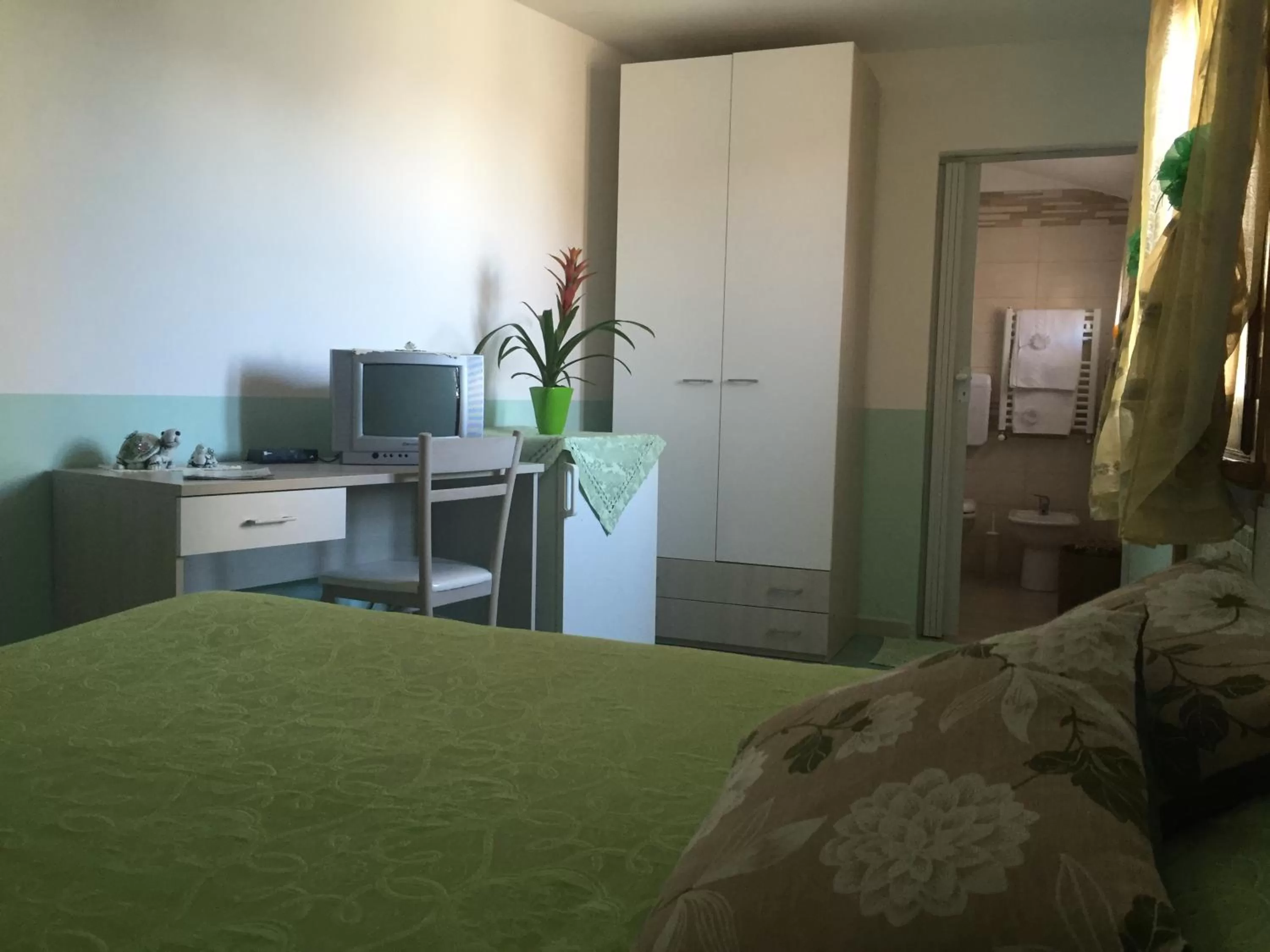 Photo of the whole room, Bed in B&B Oliva