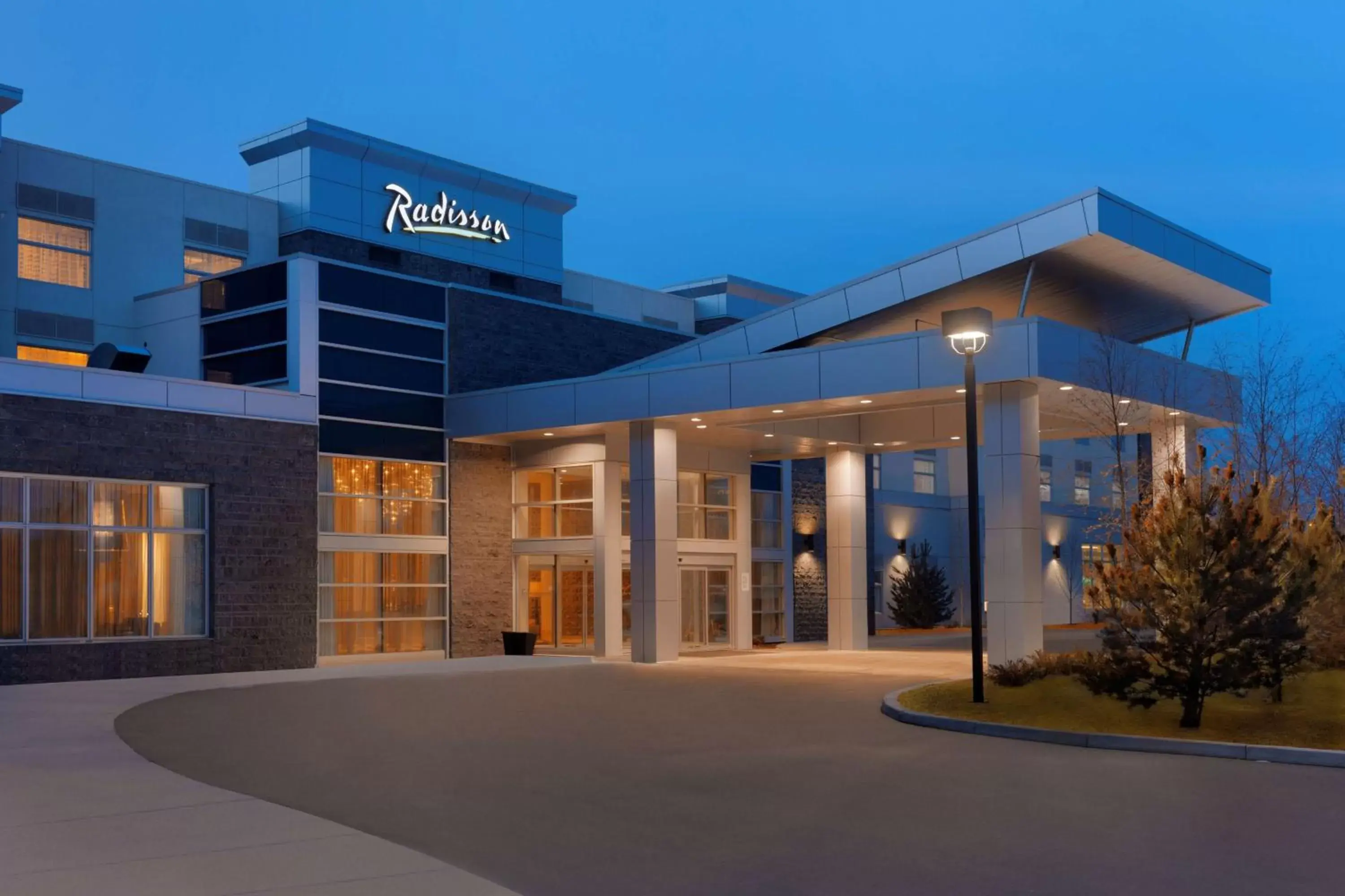 Radisson Hotel & Conference Centre Calgary Airport Radisson Hotel & Conference Centre Calgary Airport