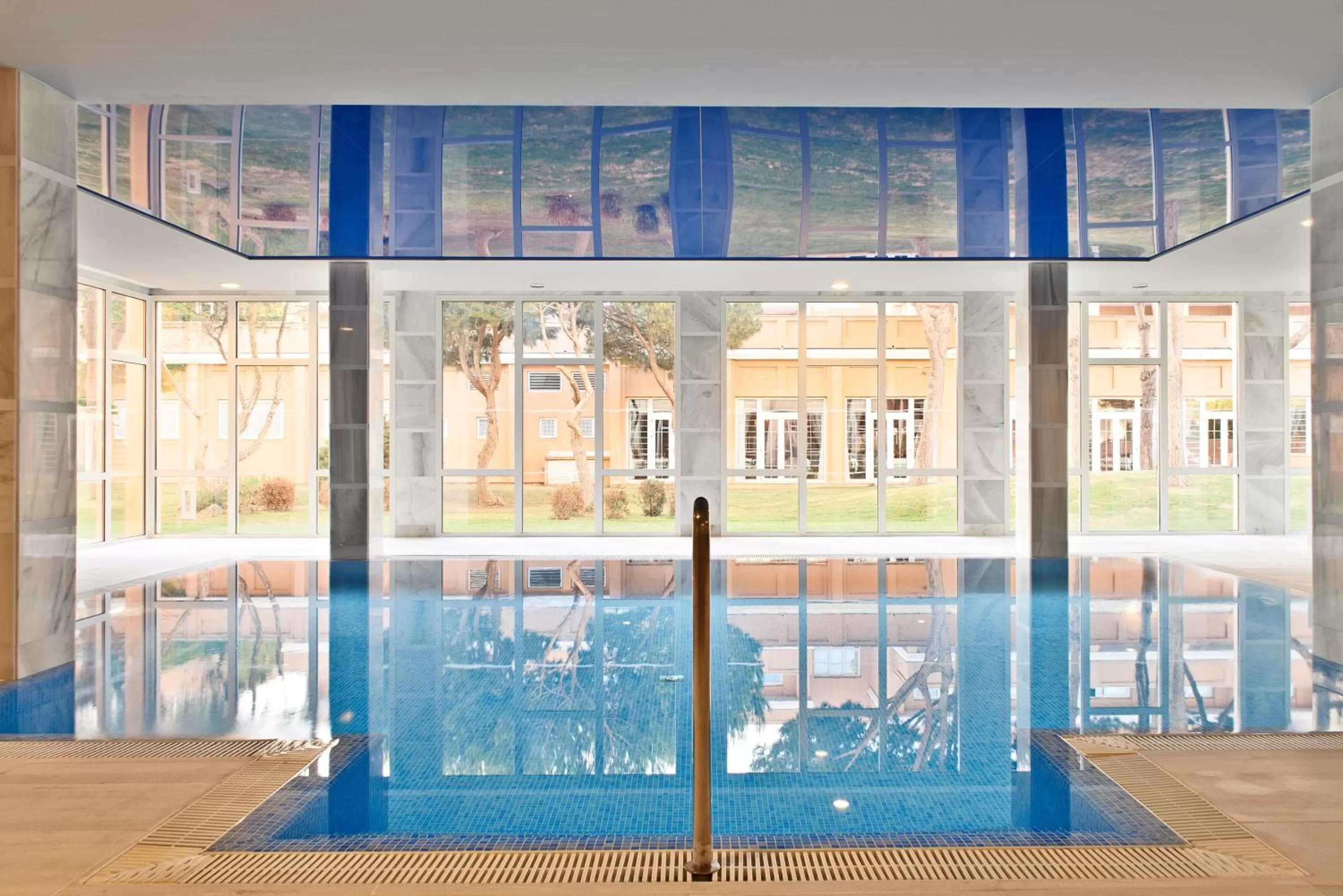 Swimming pool in Hipotels Playa La Barrosa - Adults Only