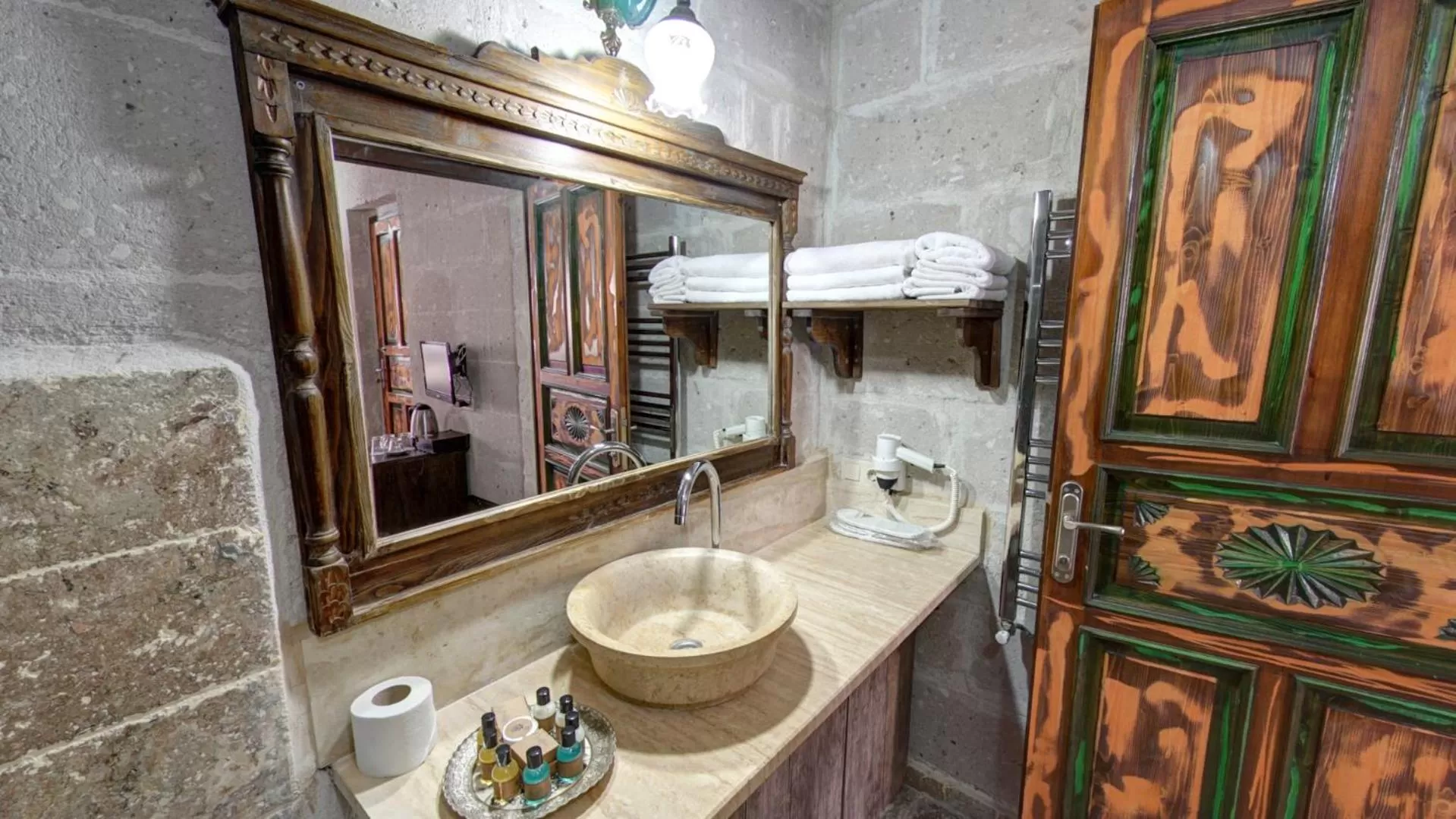 Toilet in Roc Of Cappadocia