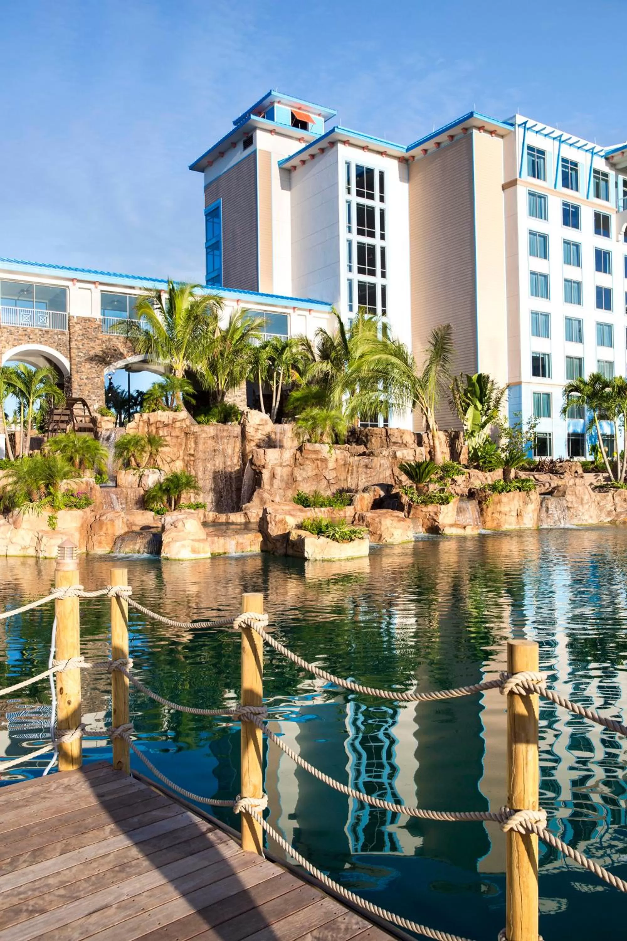 Facade/entrance in Universal's Loews Sapphire Falls Resort