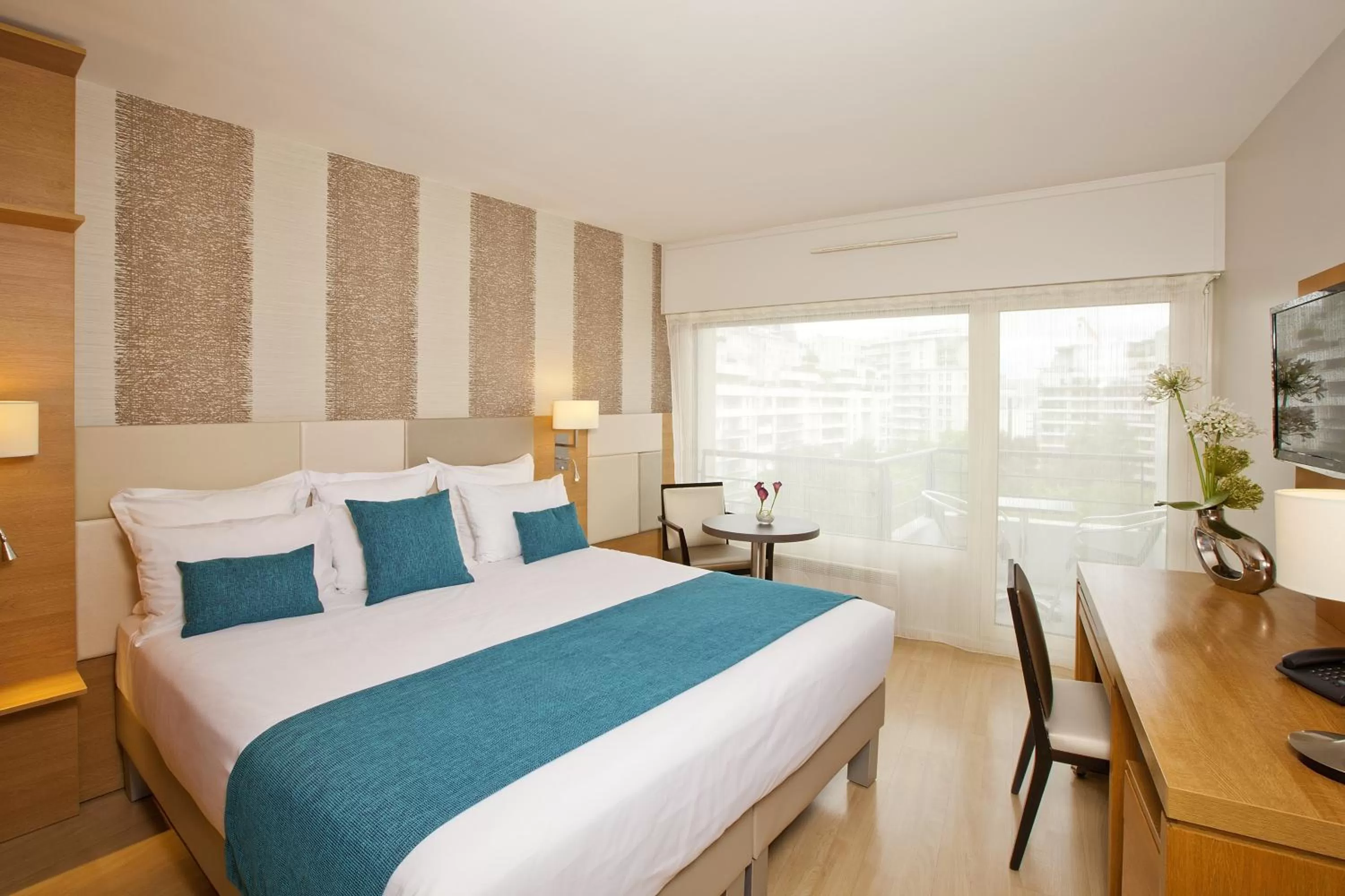 Bed in Residhome Courbevoie La Défense