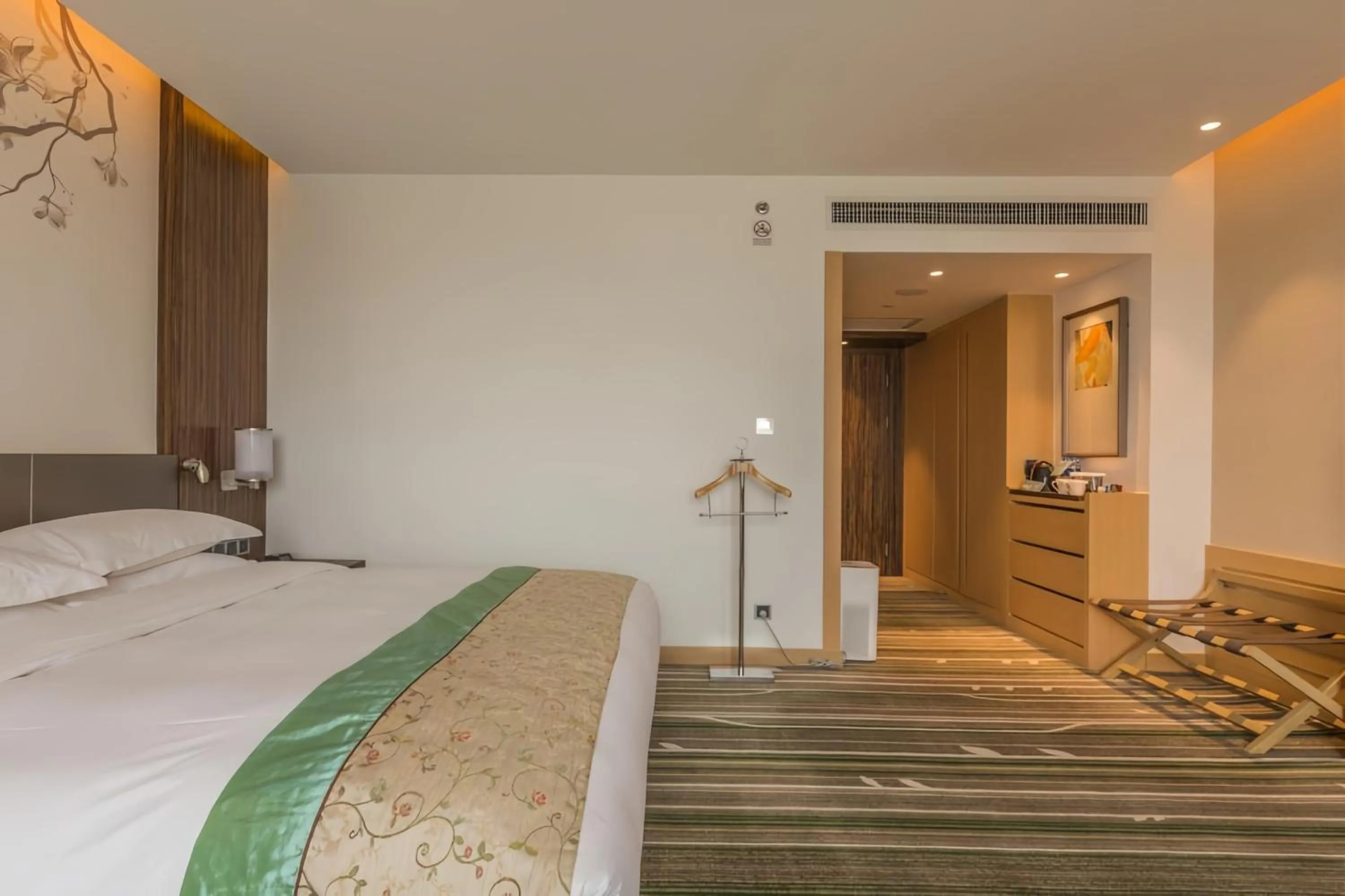 Photo of the whole room, Bed in Hilton Garden Inn Xi'an High-Tech Zone