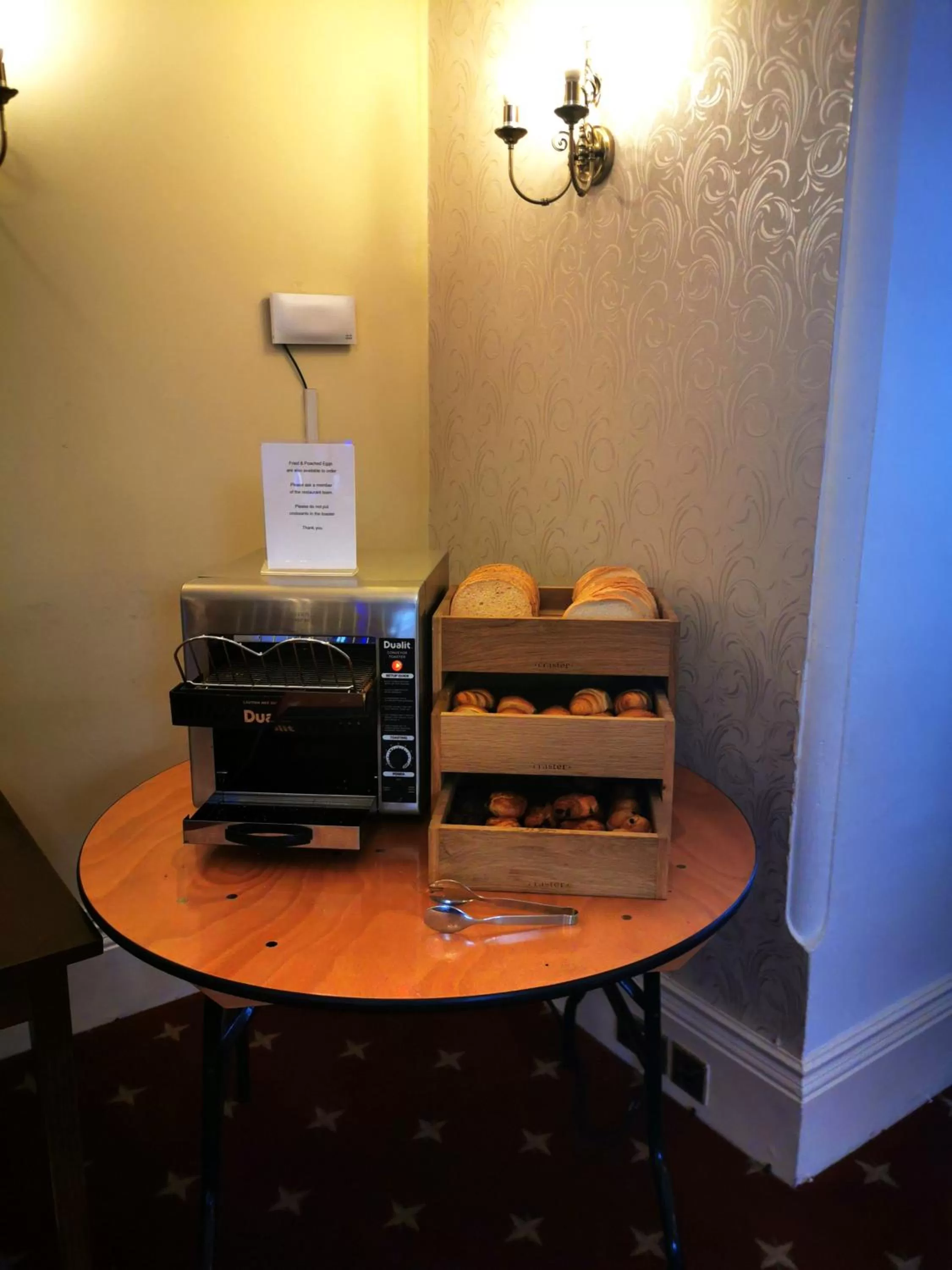 Buffet breakfast in Cliffden Hotel