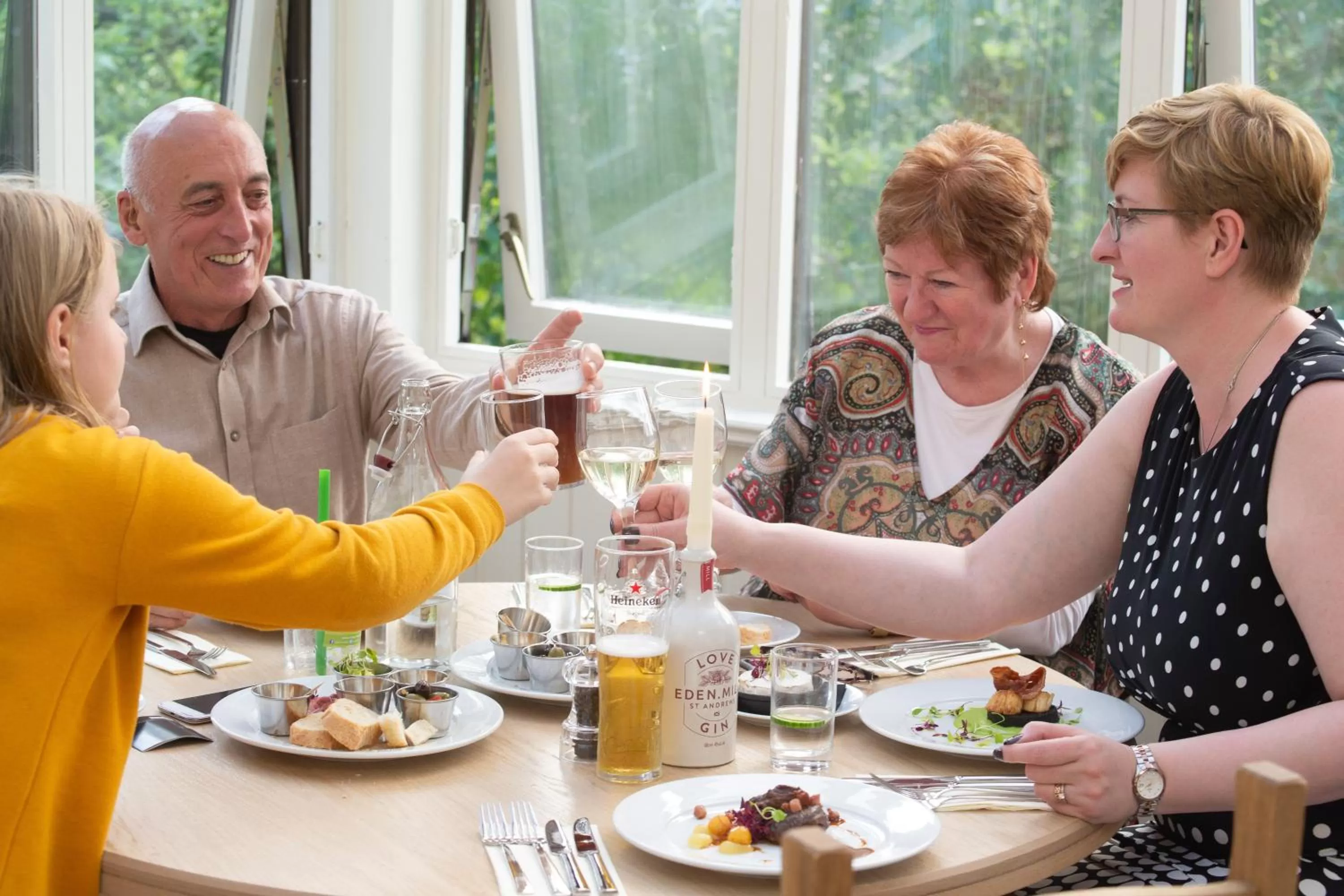 Restaurant/places to eat in The Allan Park