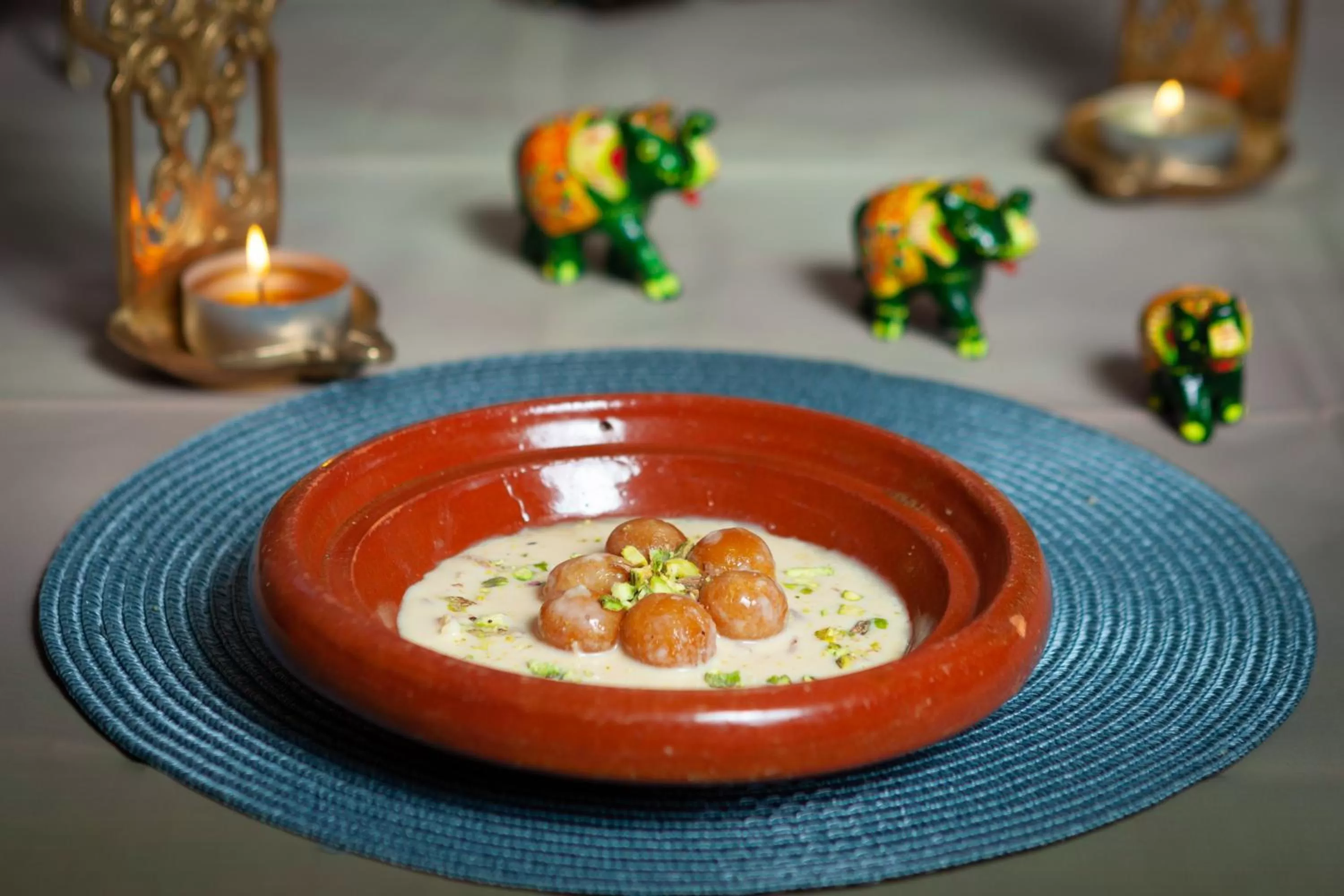 Restaurant/places to eat in Sunday Hotel Holiday international Dubai