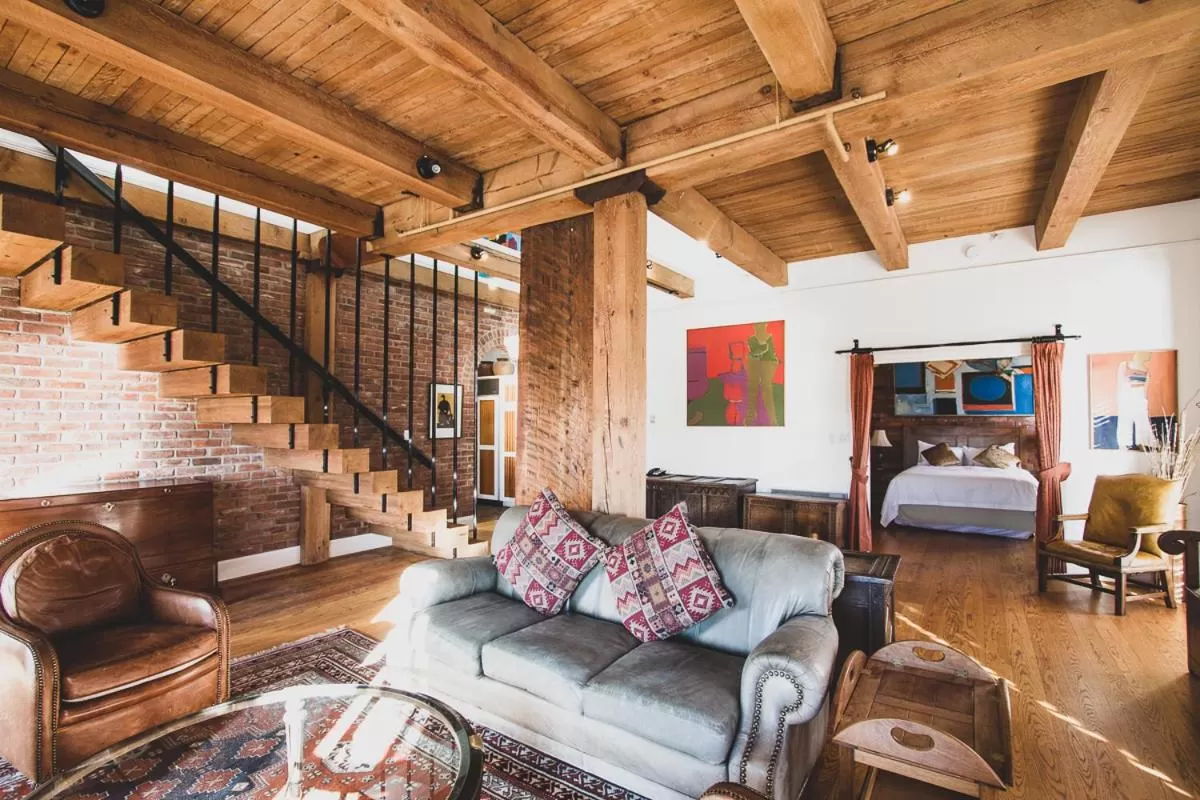 Living room, Bed in Swans Brewery, Pub & Hotel