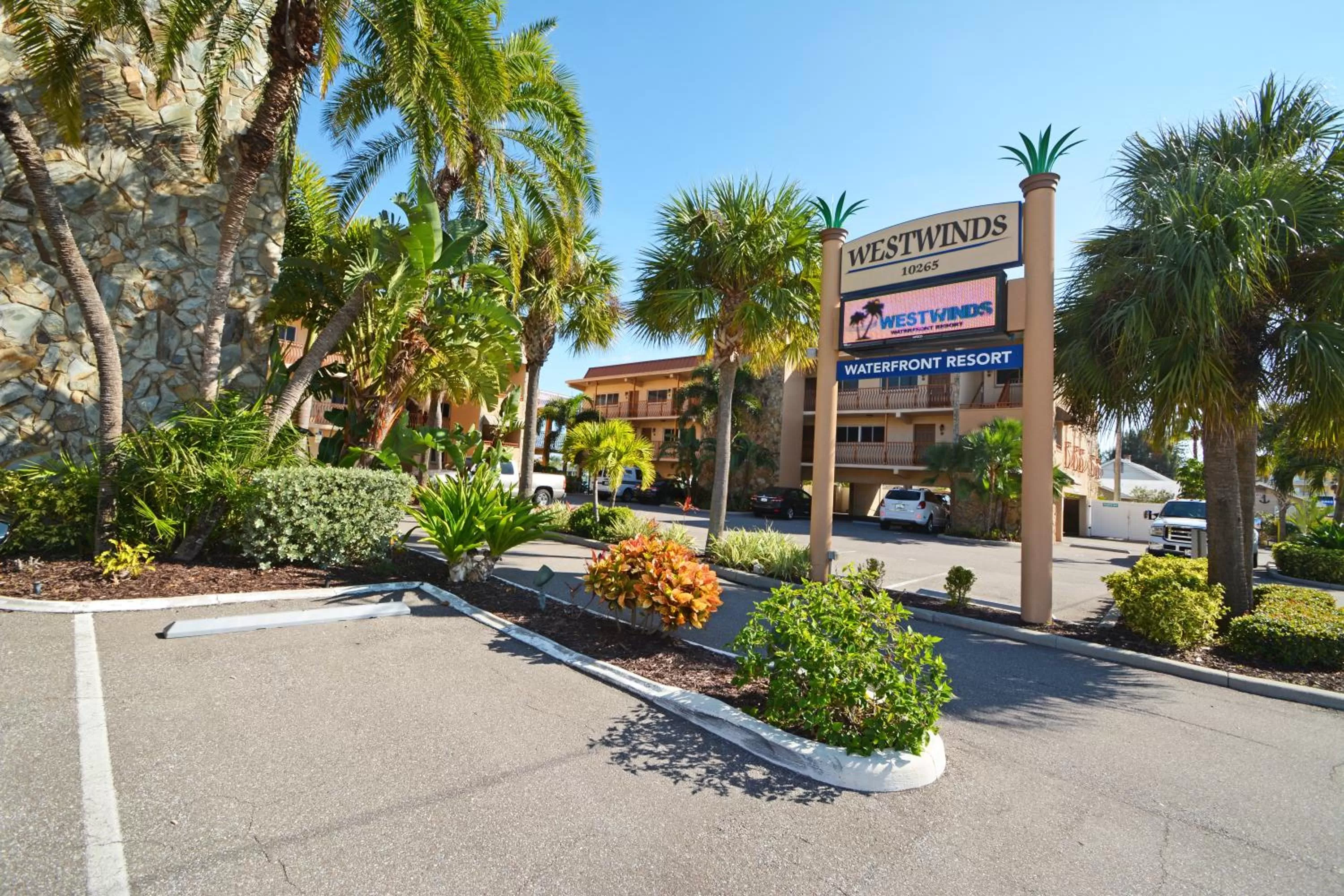 Facade/entrance in Westwinds Waterfront Resort