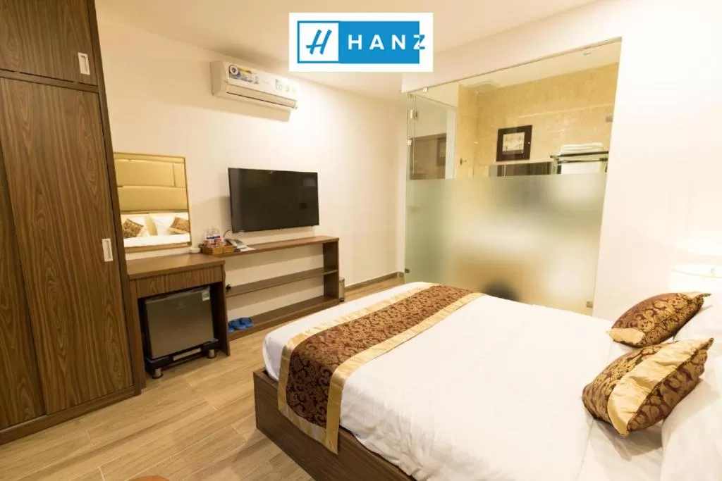 Communal lounge/ TV room, Bed in S79 MyMy Hotel