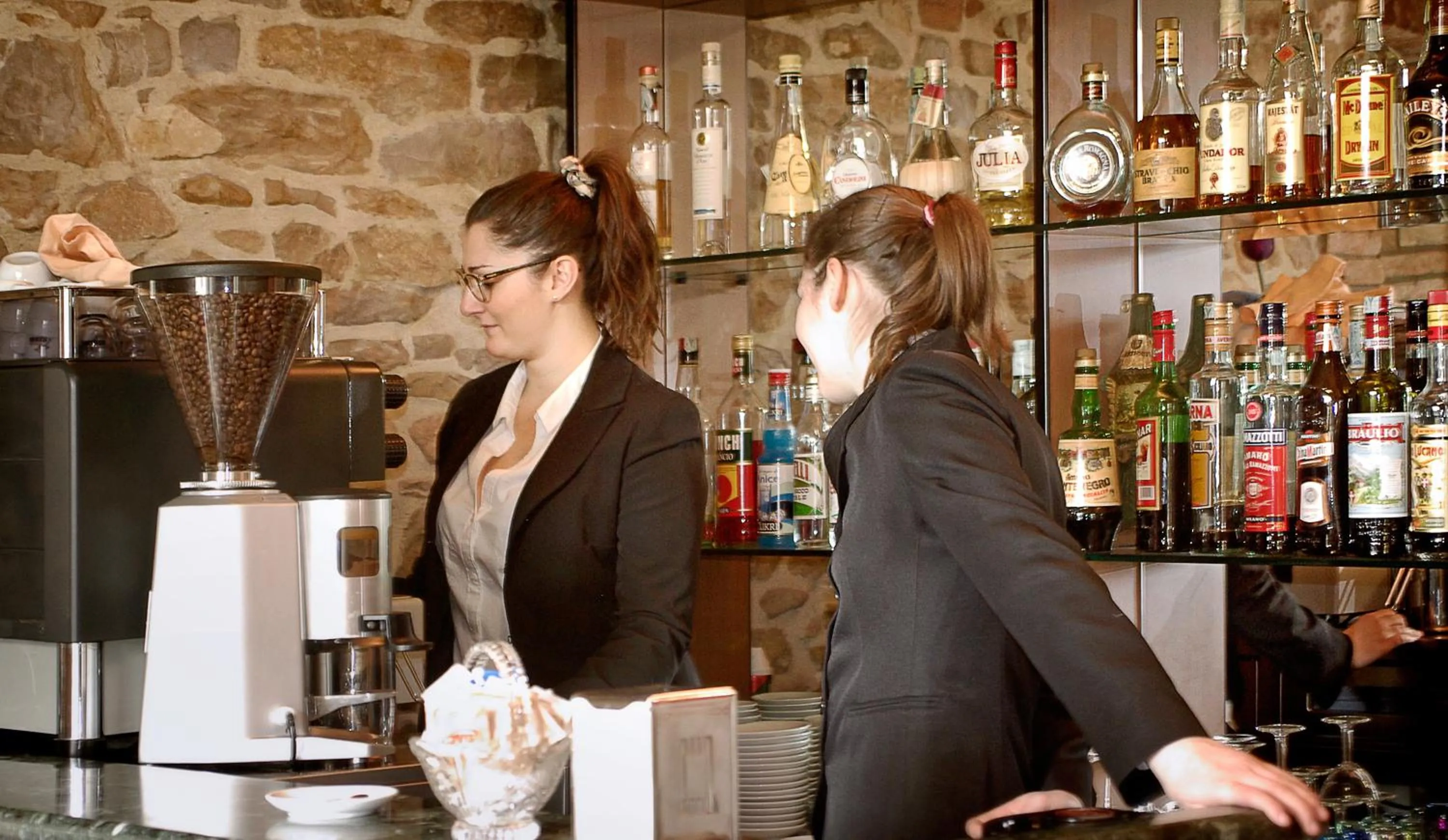 People in Hotel Elite