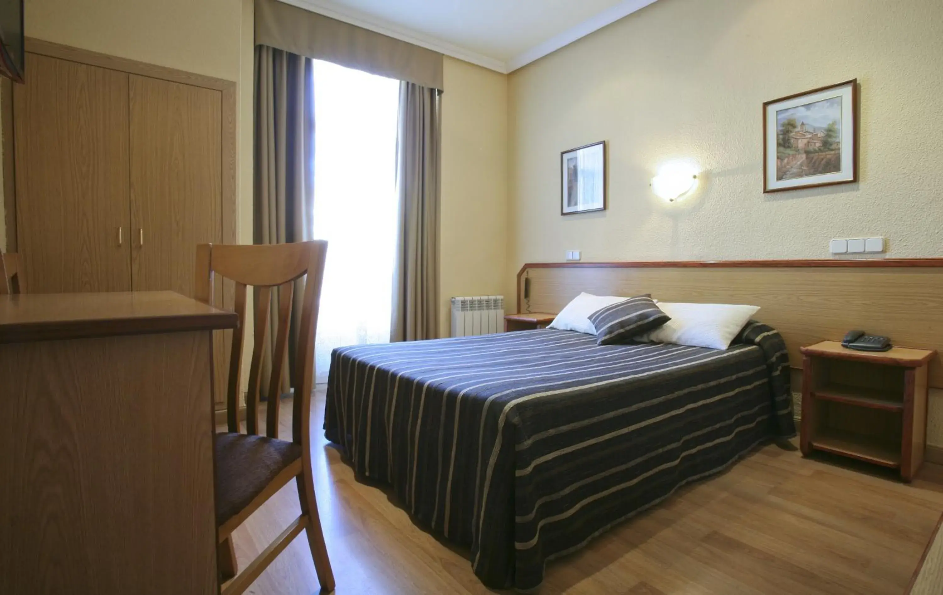 Double or Twin Room in Hotel Mediodia Double or Twin Room in Hotel Mediodia