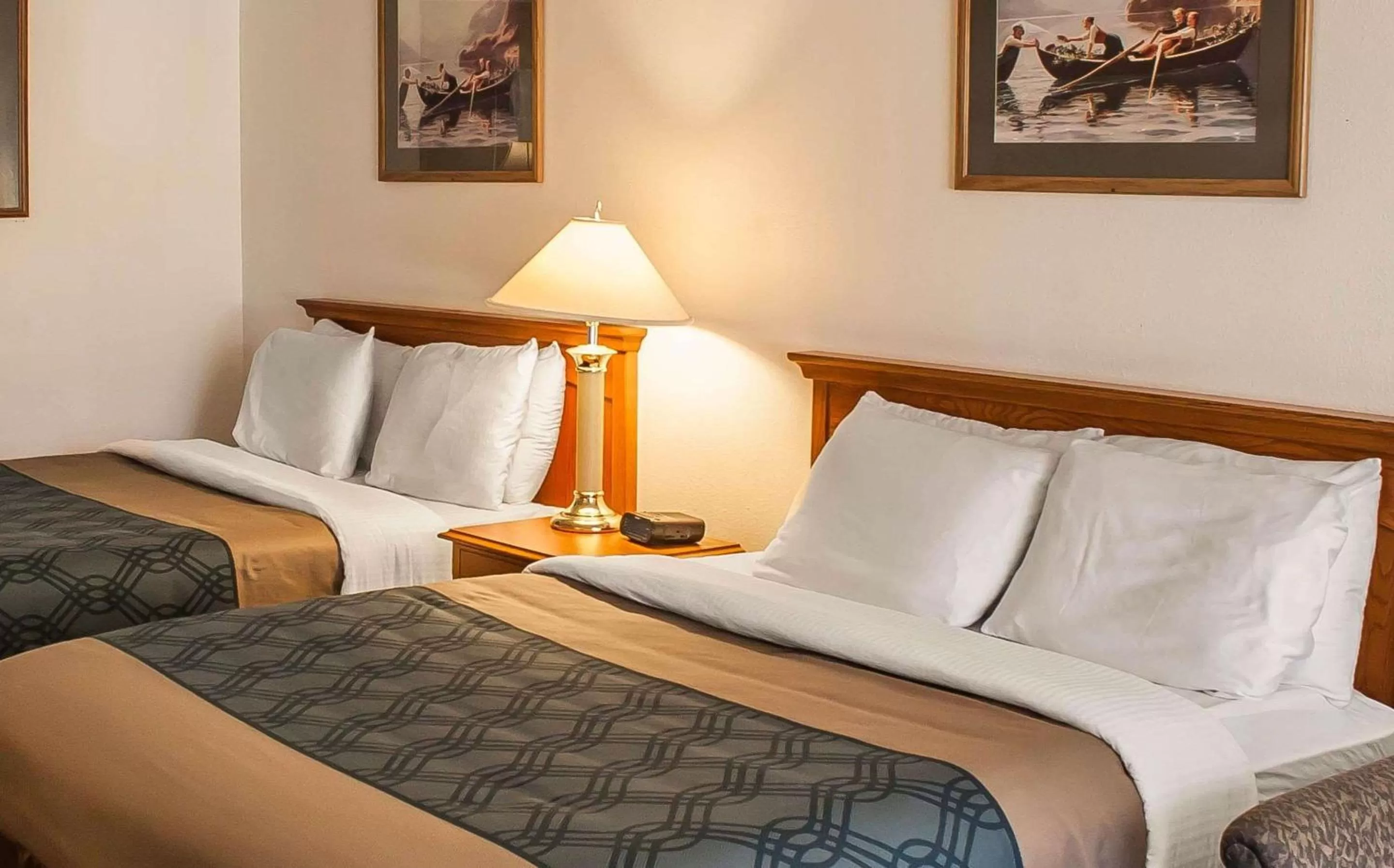 Photo of the whole room in Econo Lodge Inn & Suites Hoquiam