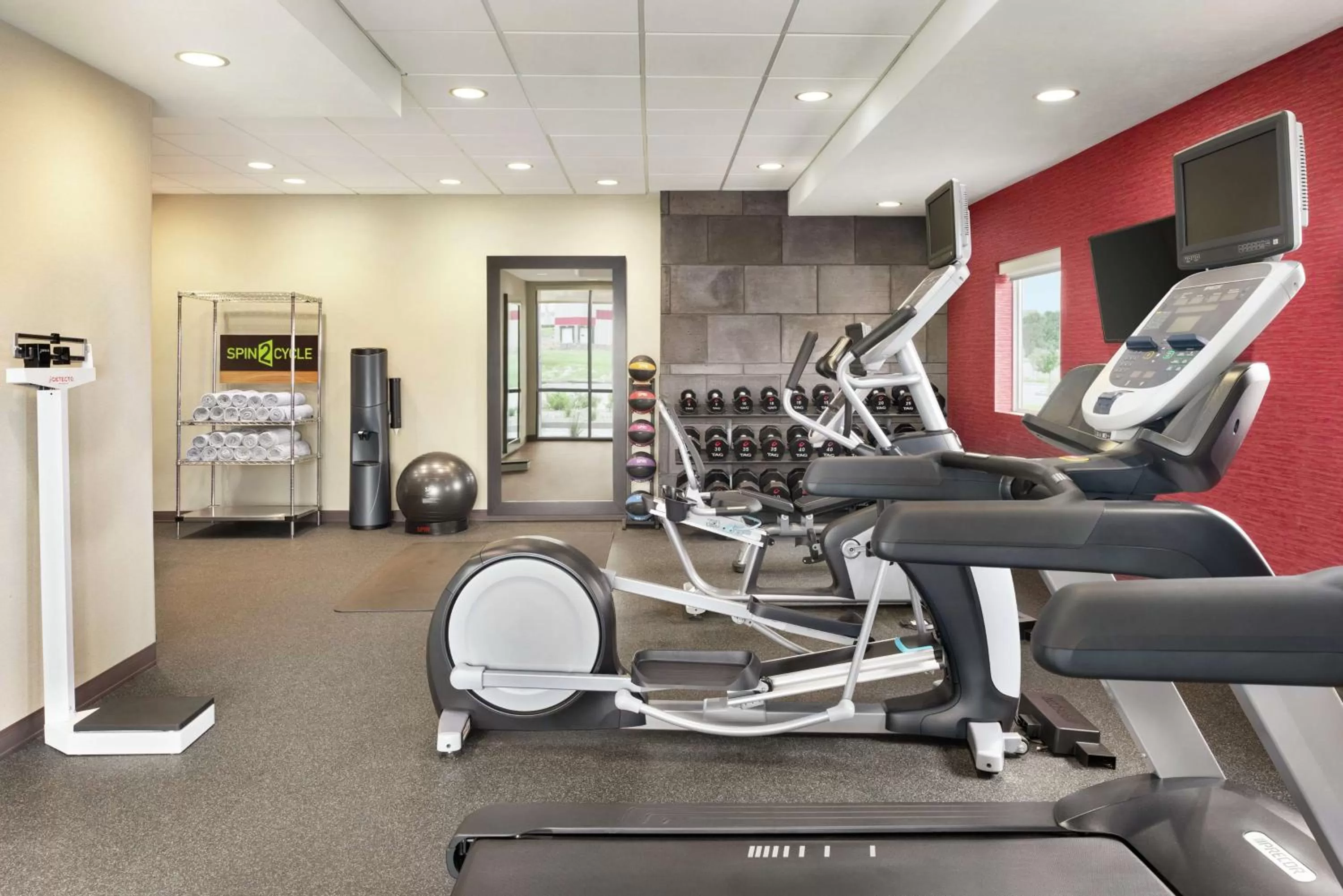 Fitness centre/facilities in Home2 Suites By Hilton Bismarck