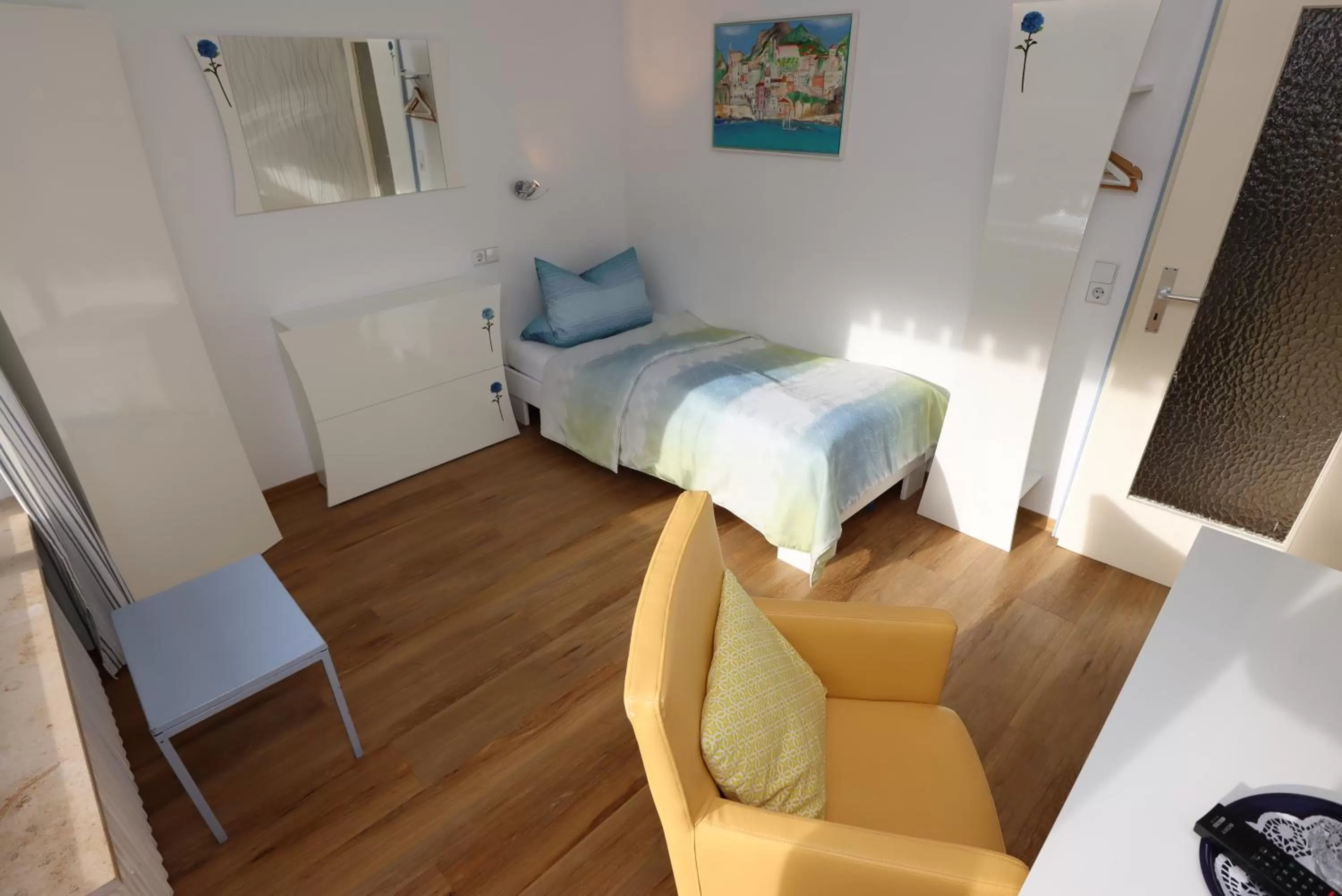 Photo of the whole room, Bed in Hotel Sonnenhof Garni