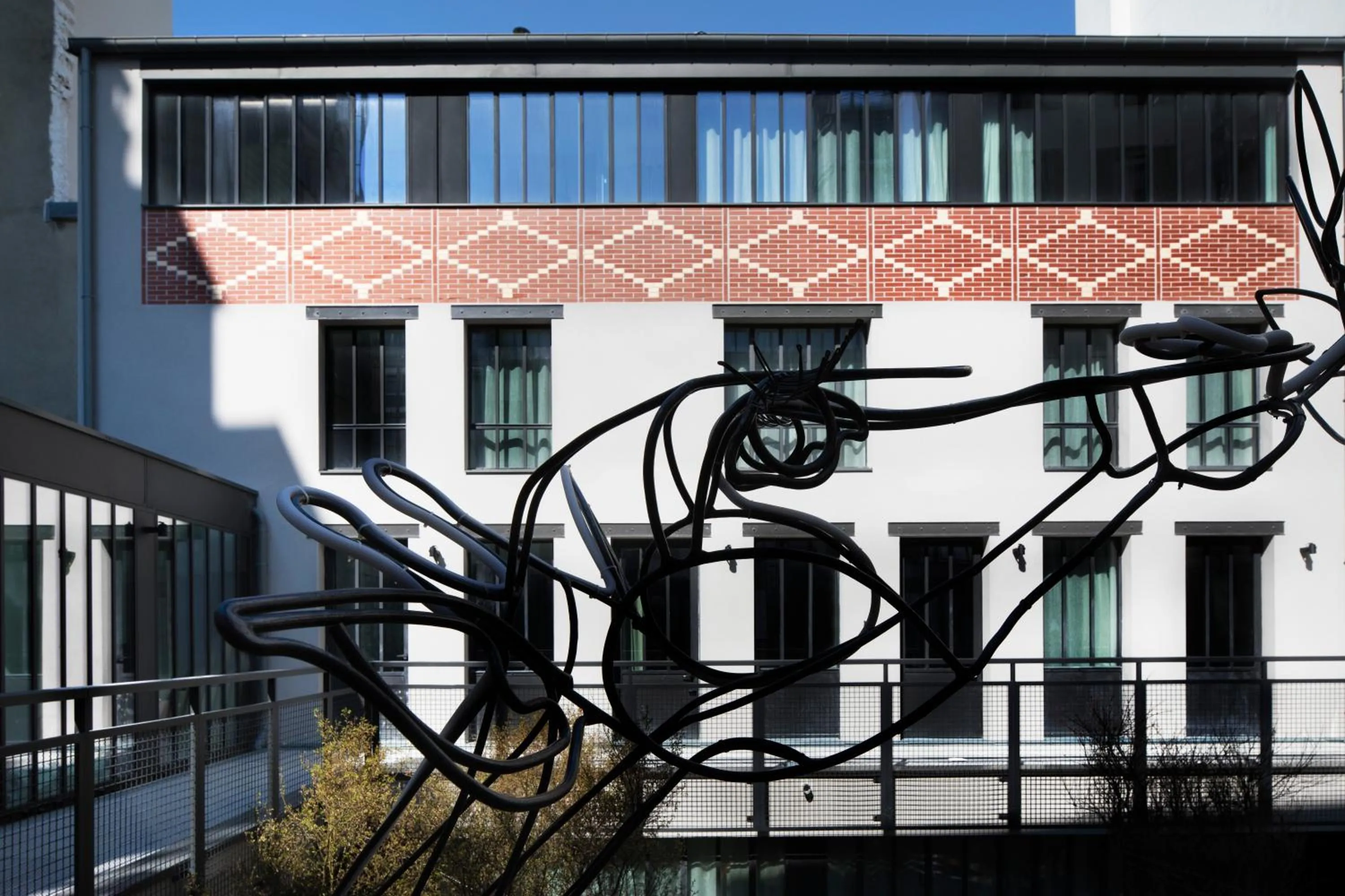 Patio in Hôtel Les Deux Girafes