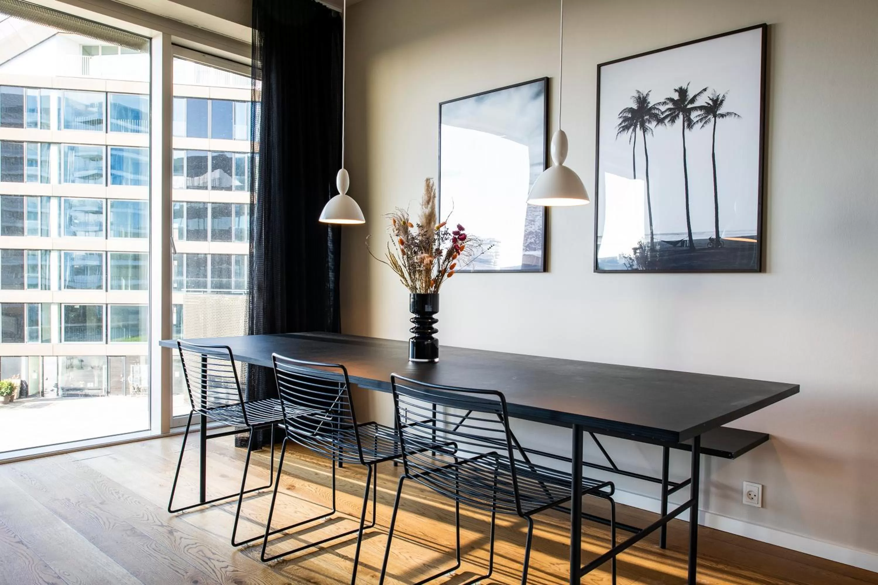 Seating area, Dining Area in By The Pier apartments - Into This Place