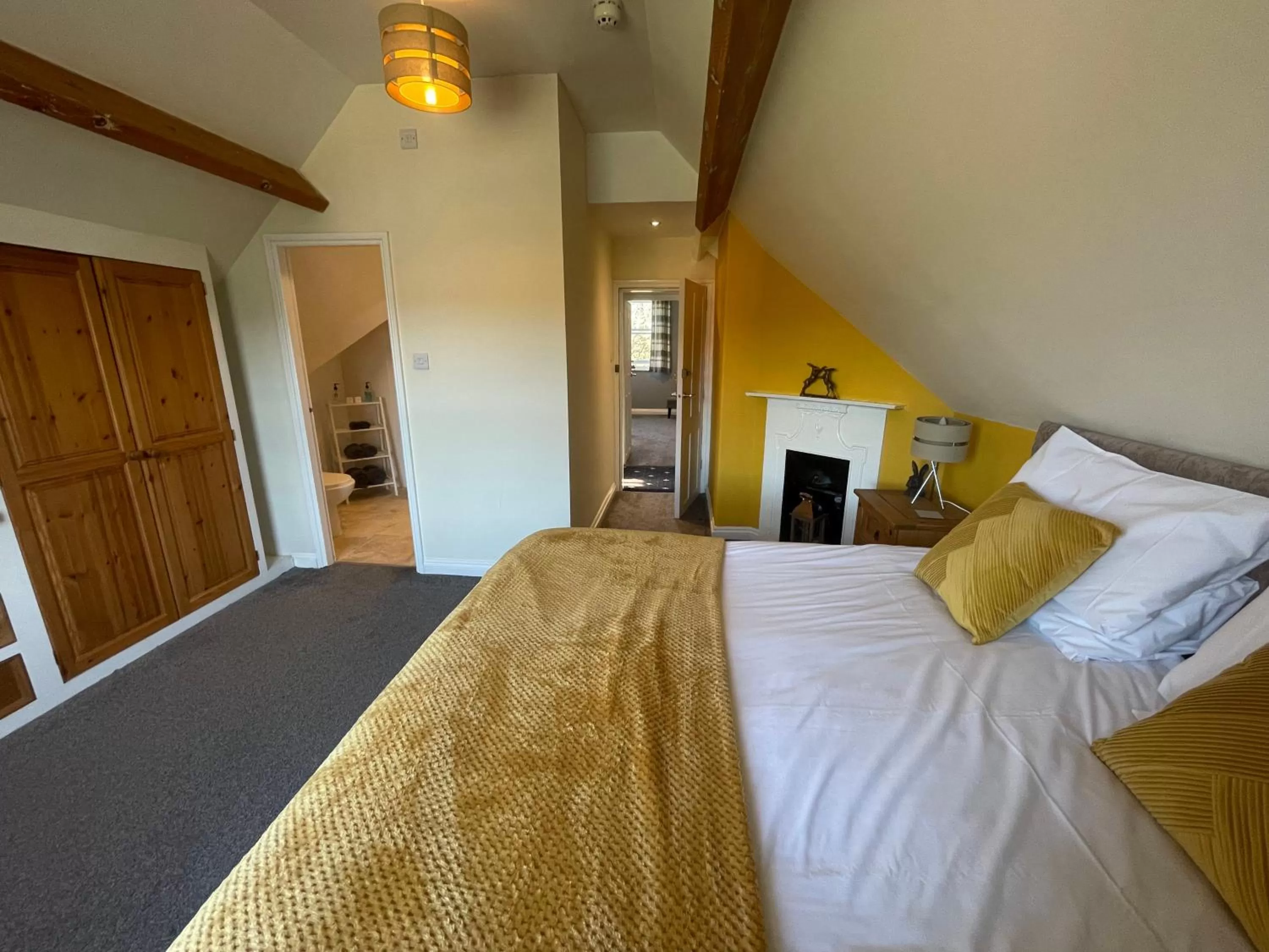 Bedroom, Bed in The Fylingdales Inn