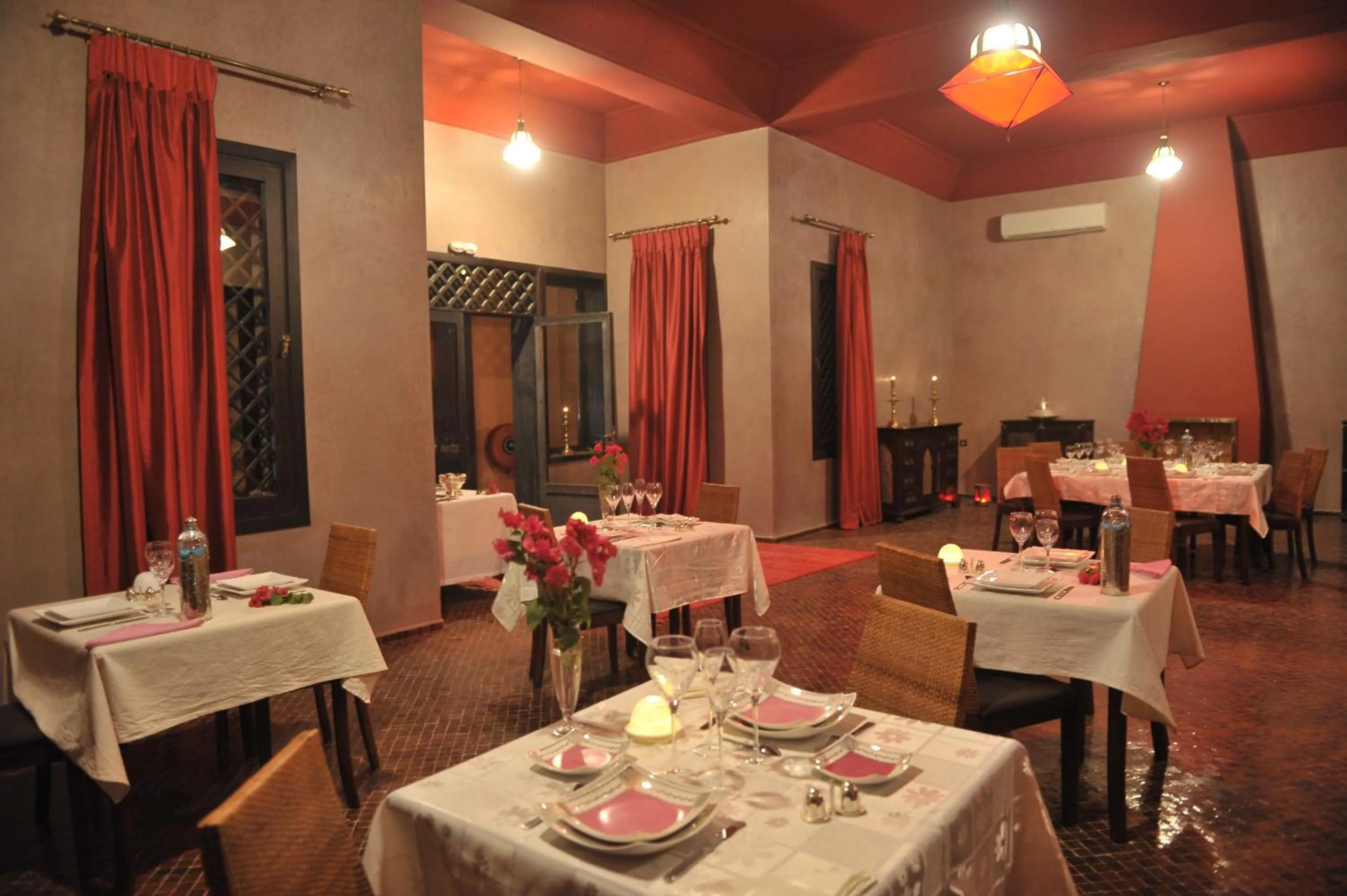 Restaurant/places to eat in Boutique Hôtel palais Masandoia