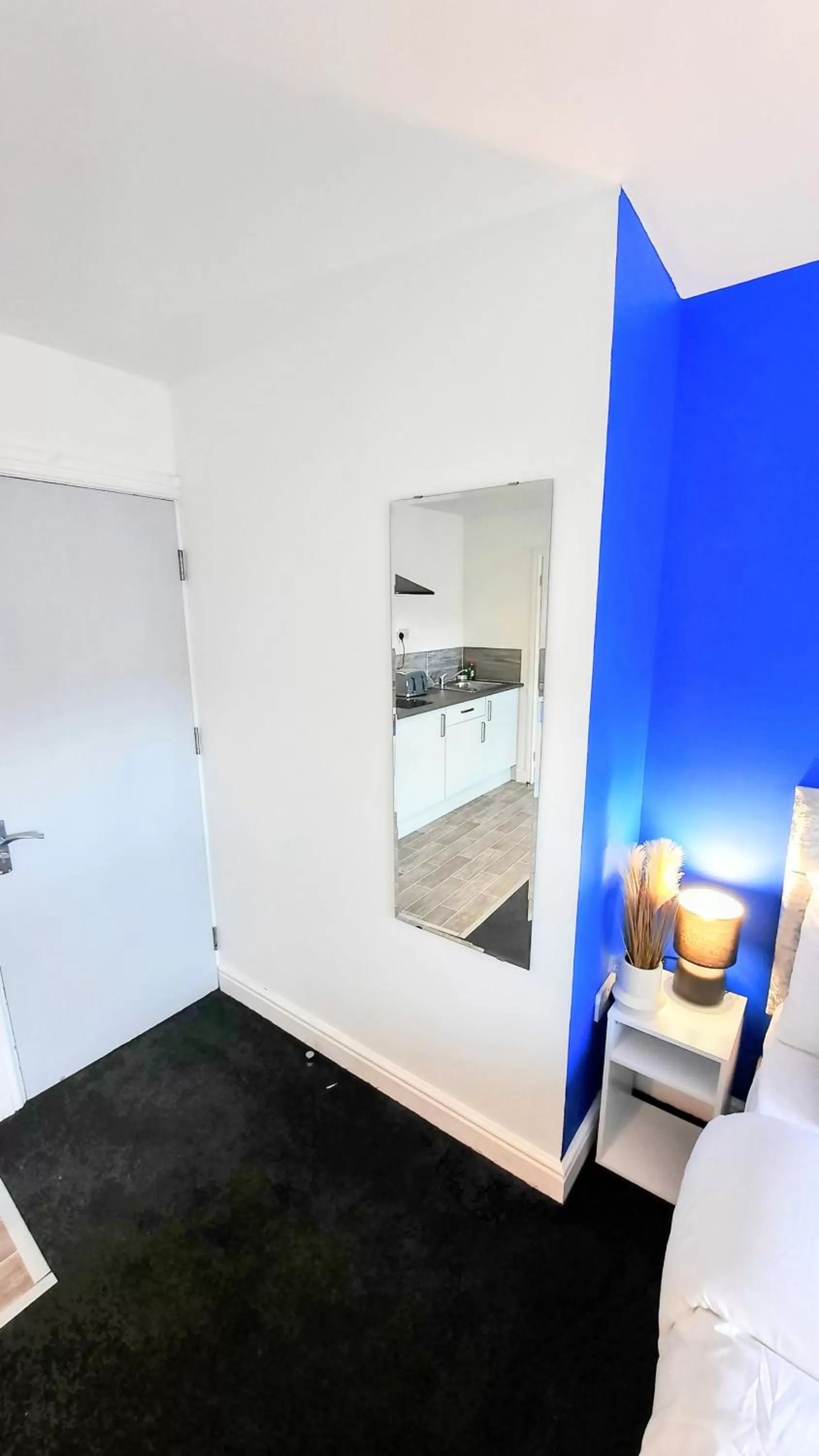 Bed, Bathroom in Burford Road - Stay. Sleep. Rest.