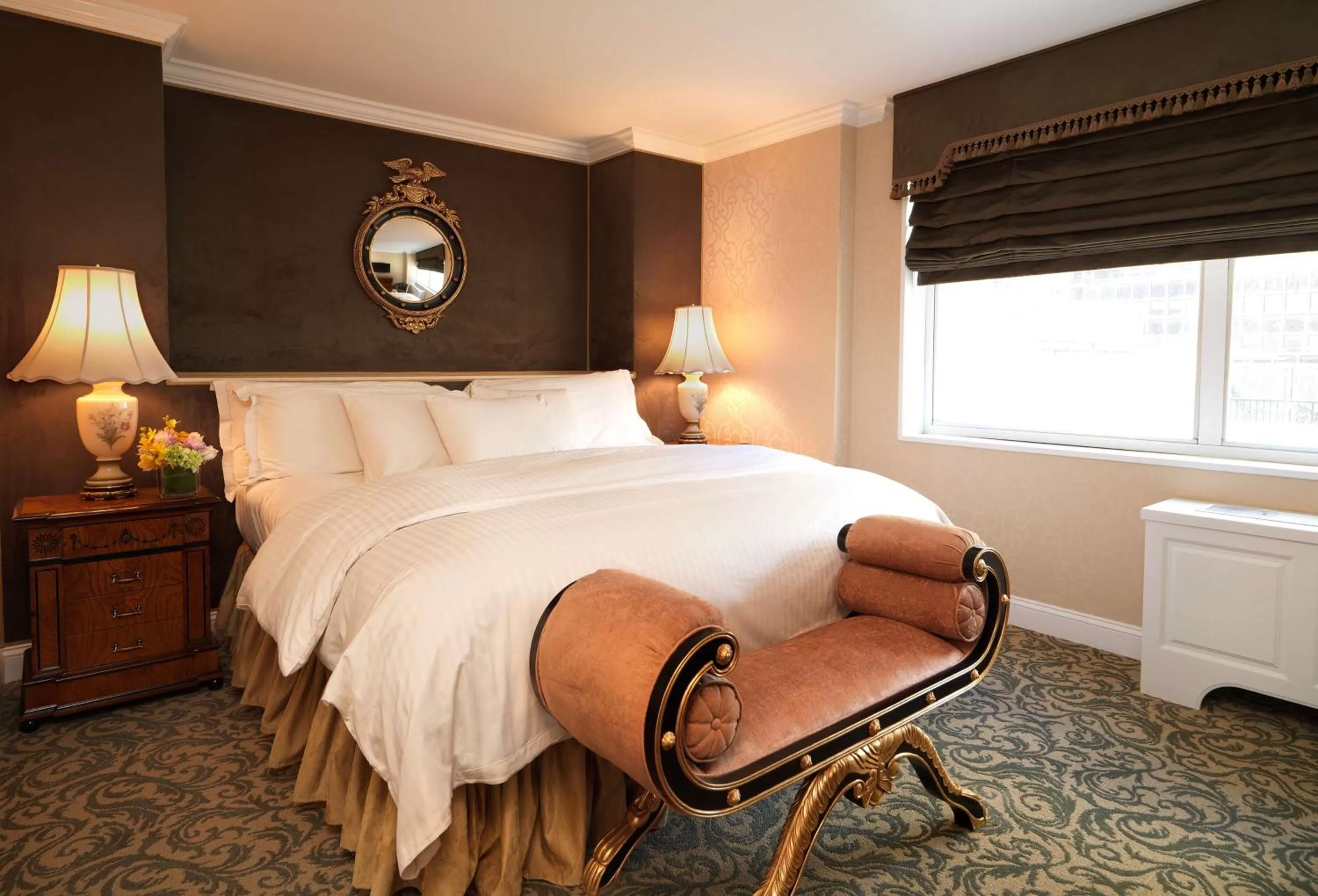 Bedroom, Bed in The Kimberly Hotel