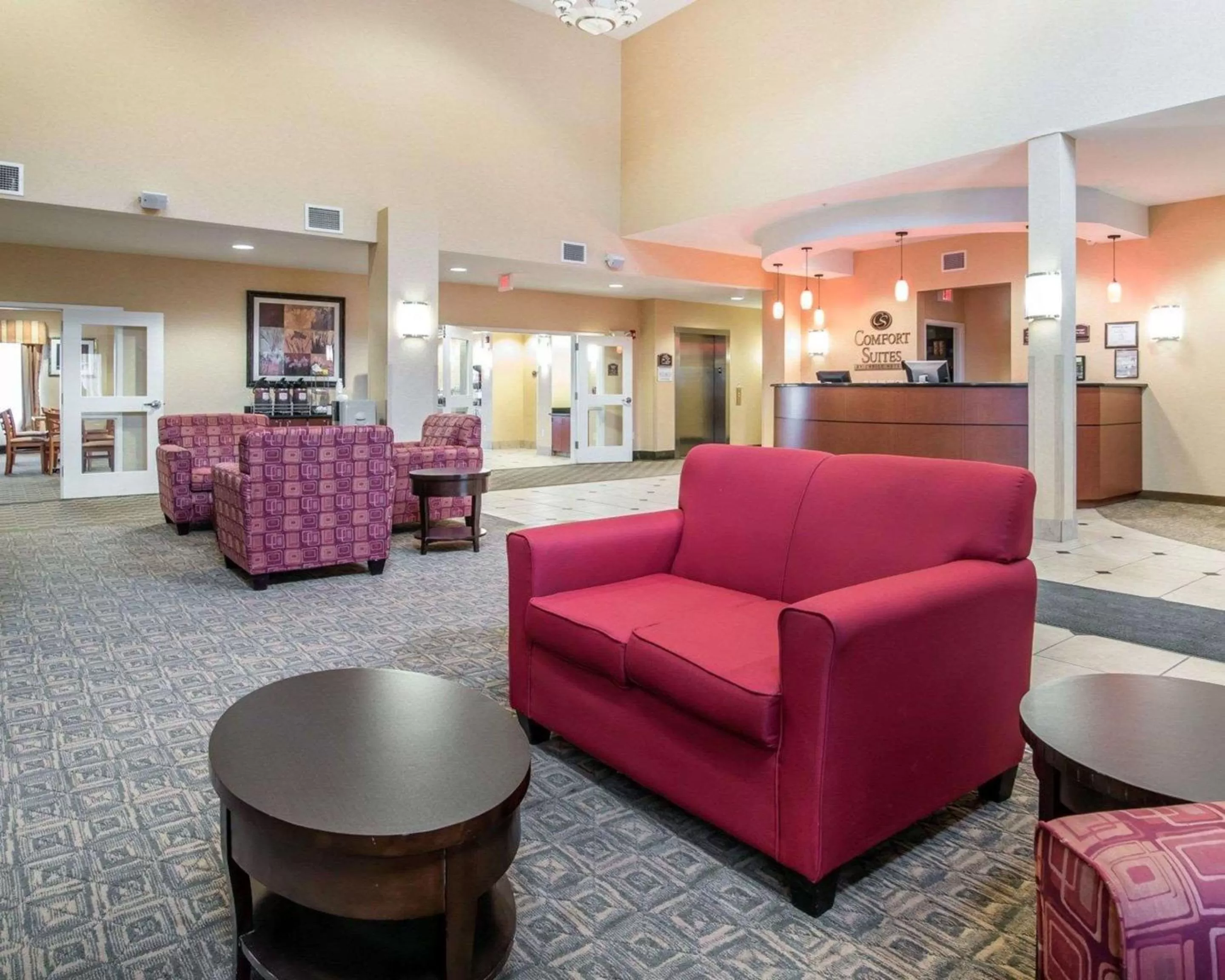 Lobby or reception in University Inn Vestal