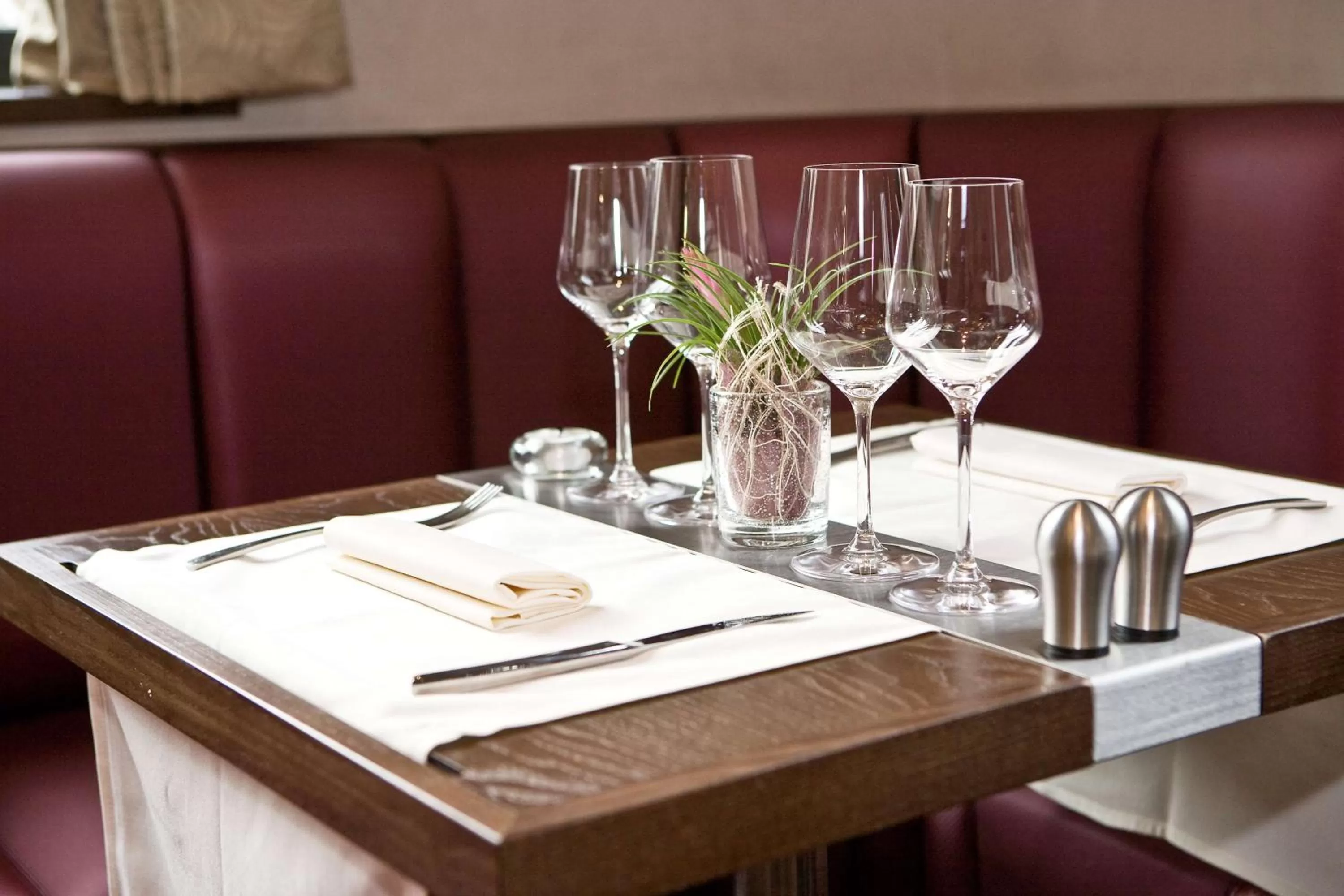 Restaurant/places to eat in Best Western Plus Hotel des Francs