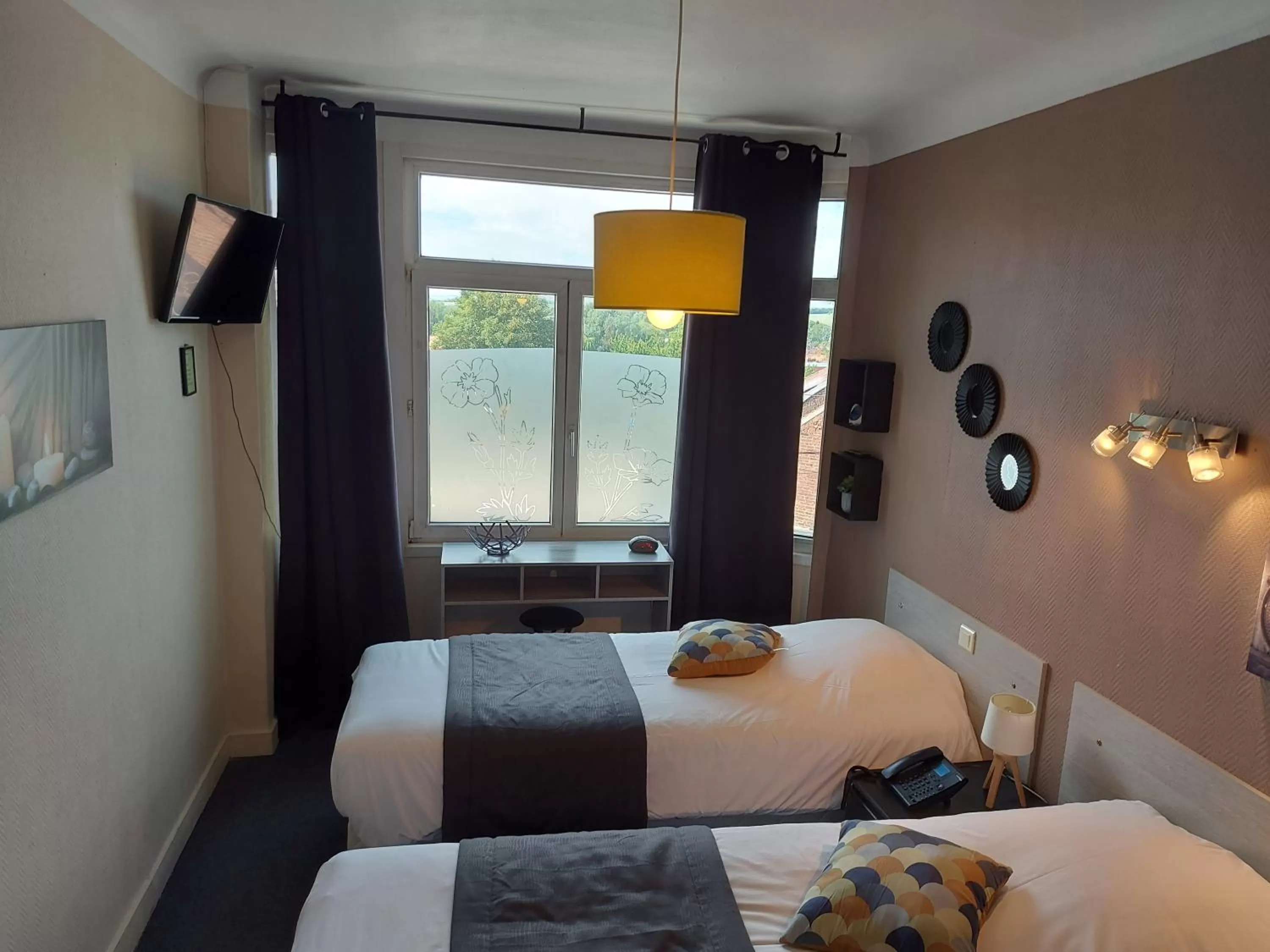 Bed in Hotel De La Paix