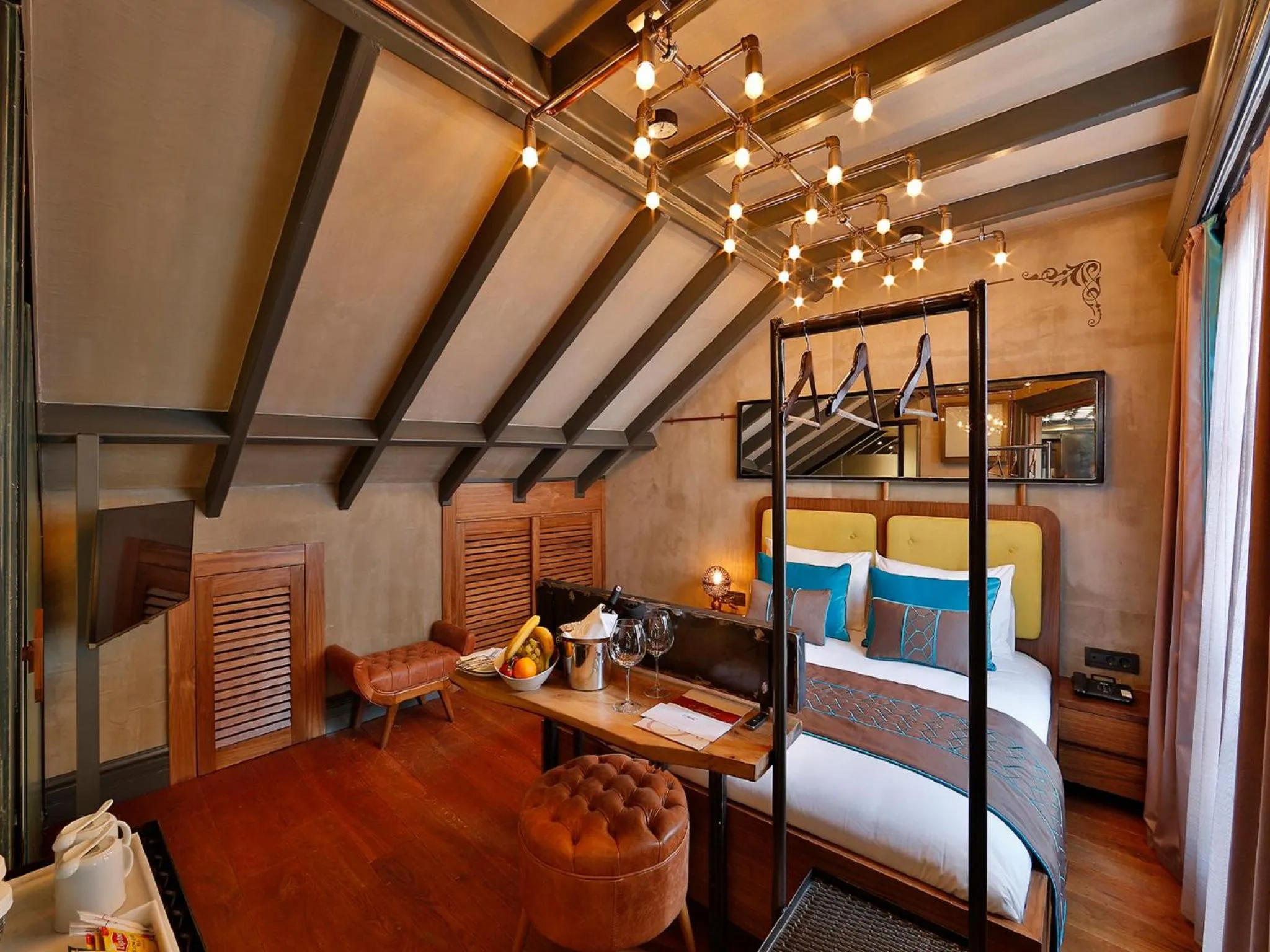 Shower, Bed in Sanat Boutique Hotel Pera