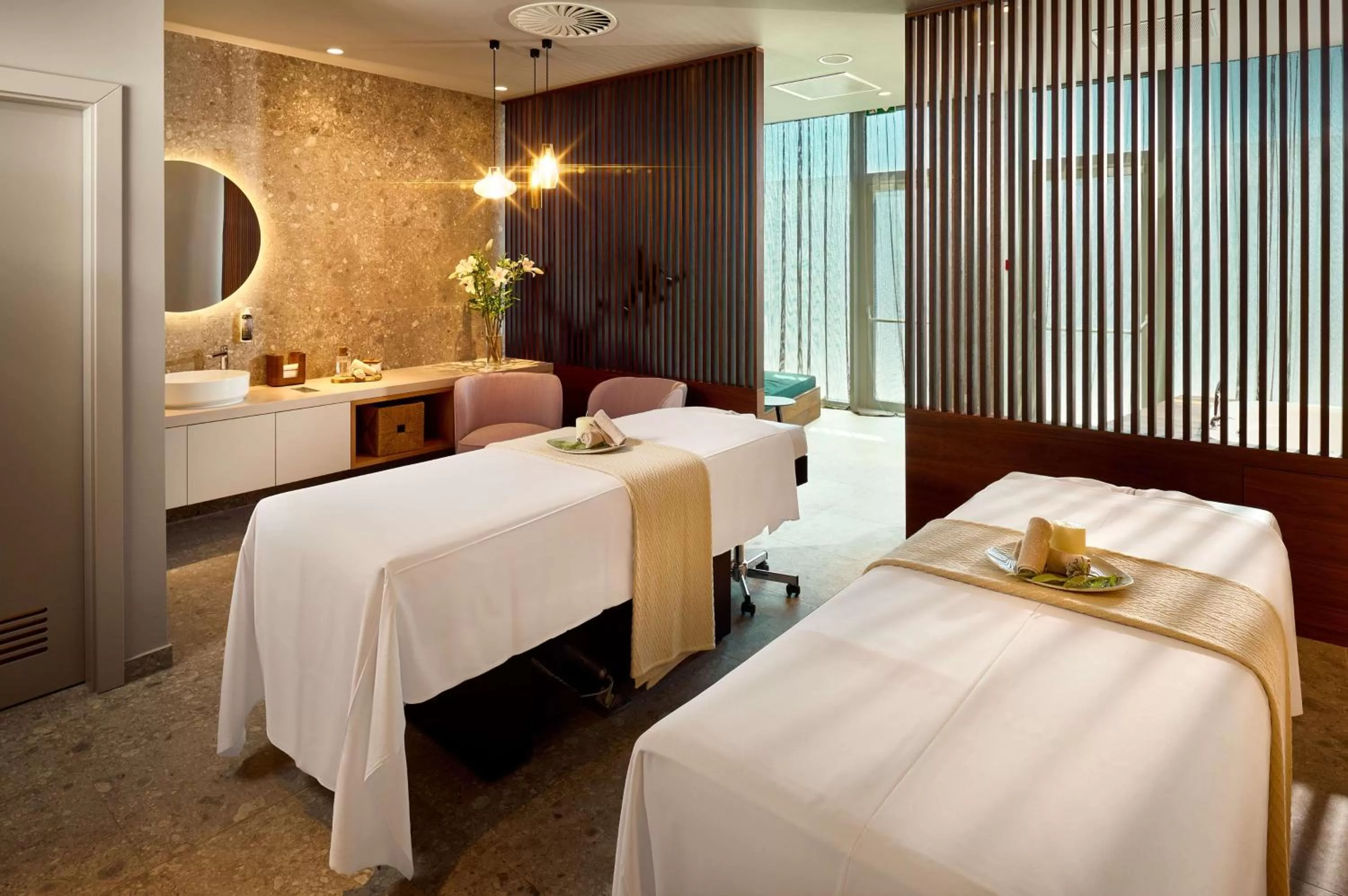 Massage, Bed in Radisson Blu Resort & Spa