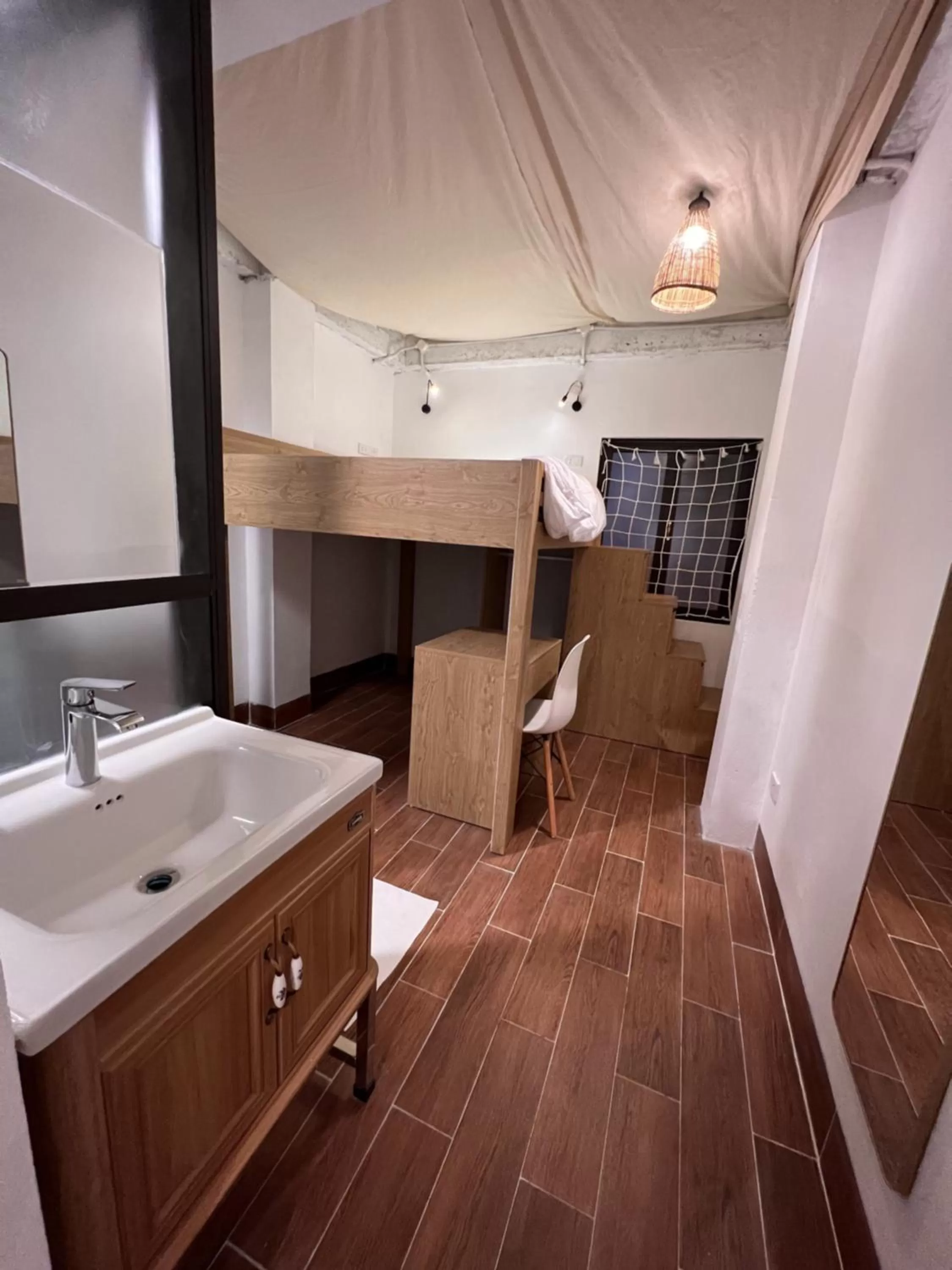 Bed in An Nam Corner- Thanh Yen