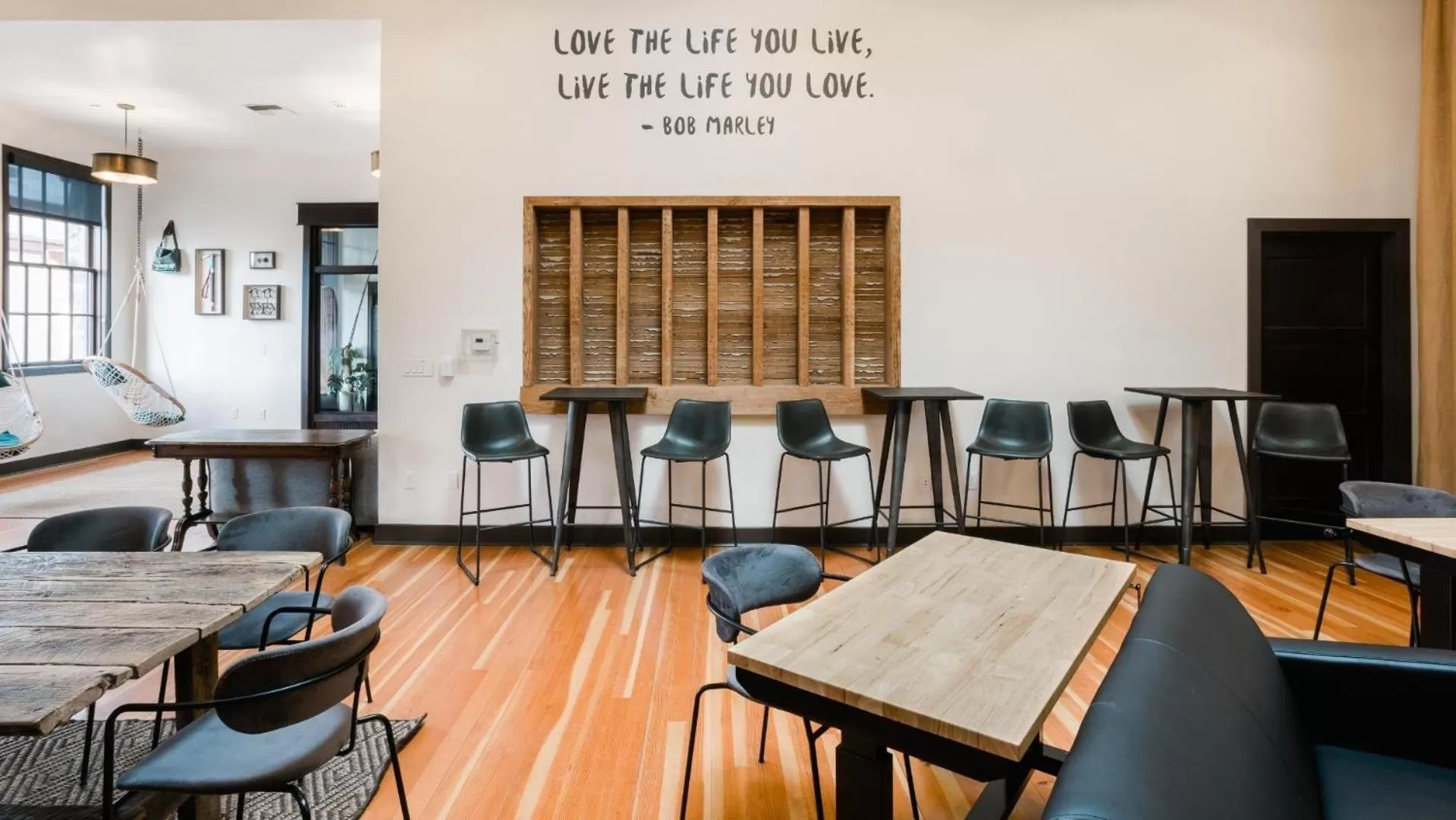 Meeting/conference room in SCP Redmond Hotel