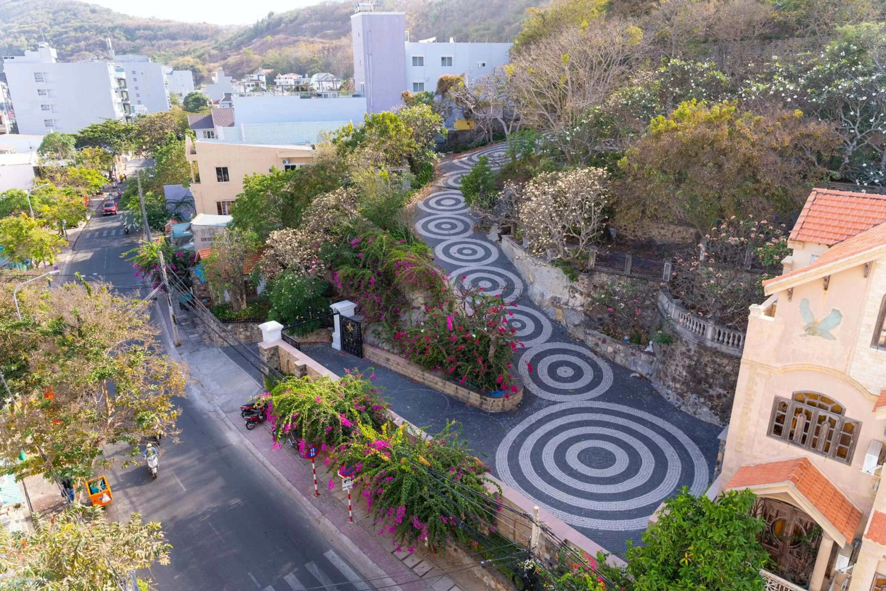 Nearby landmark in Sun Hill Hotel