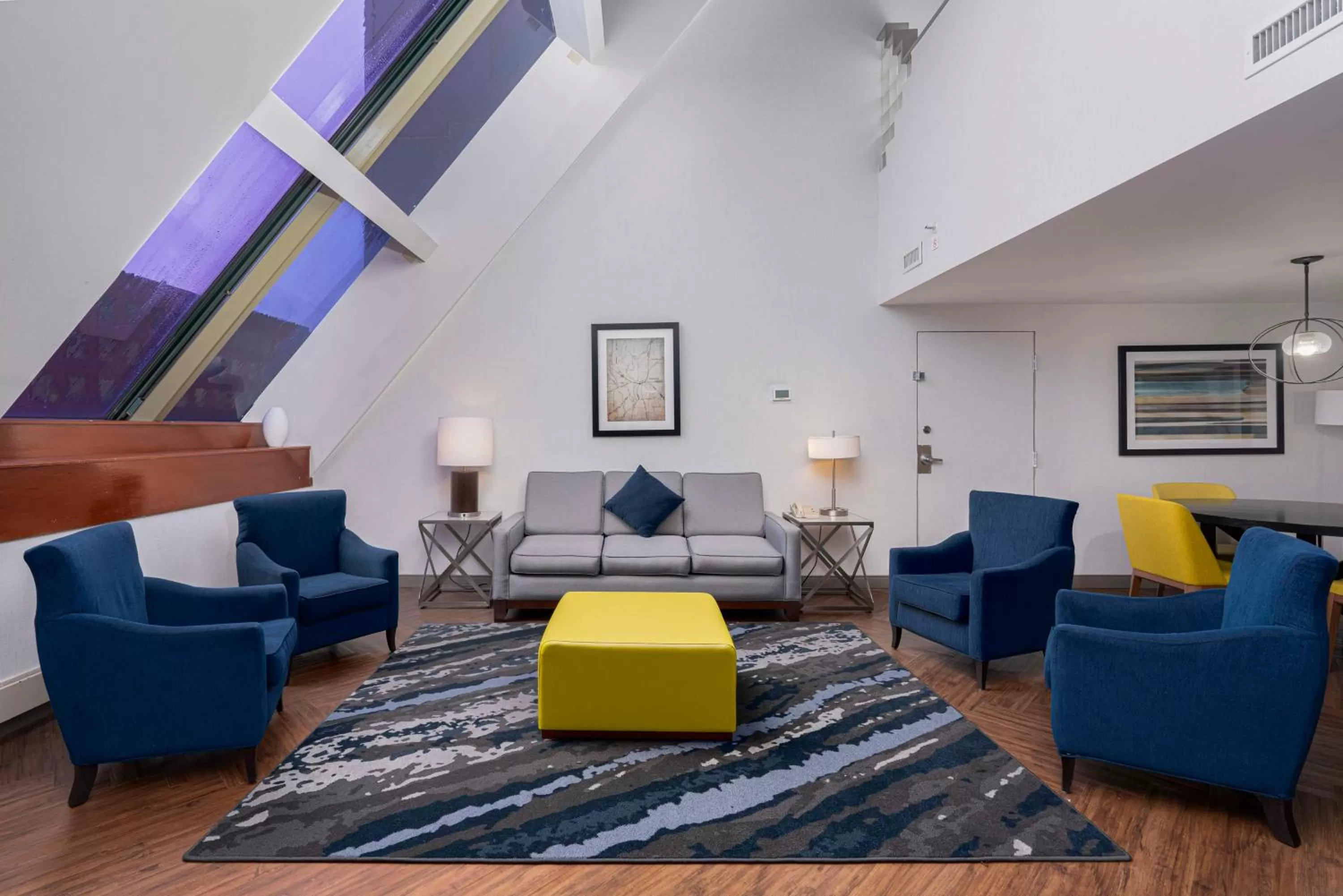 Living room in Embassy Suites by Hilton Indianapolis Downtown