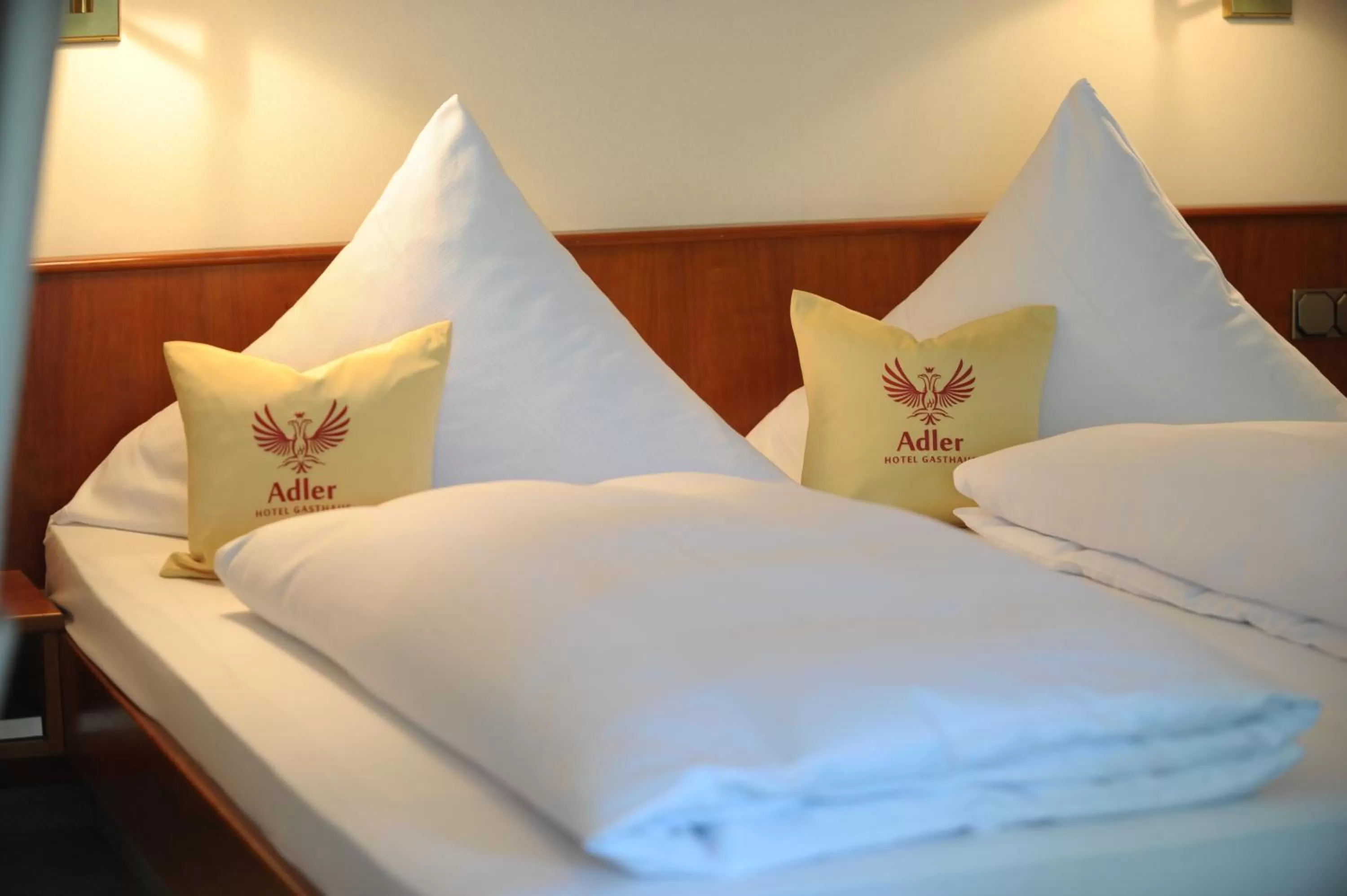 Bed in Hotel Gasthaus Adler
