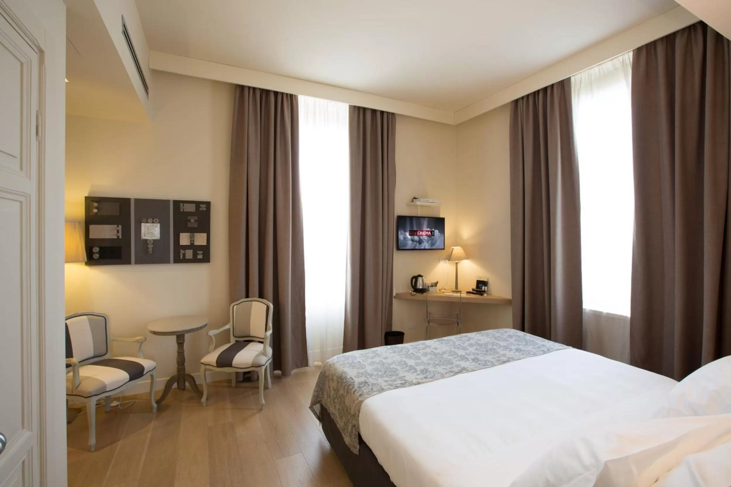 Photo of the whole room, Bed in Hotel 900