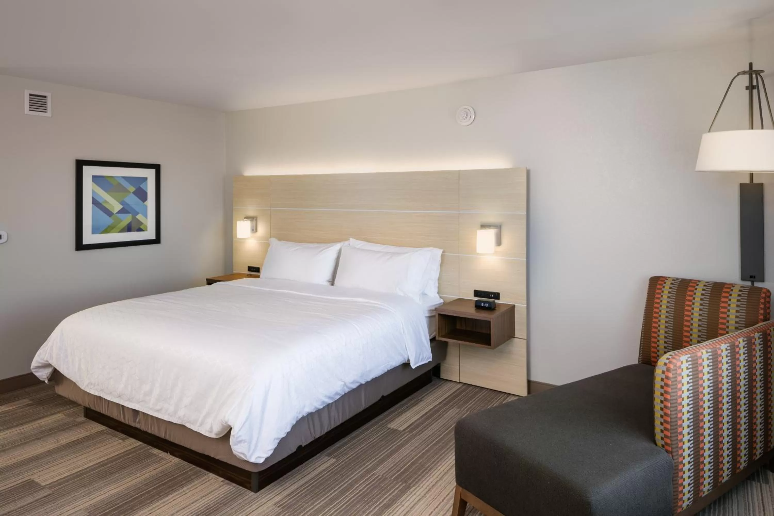 Photo of the whole room, Bed in Holiday Inn Express & Suites - Bend South by IHG