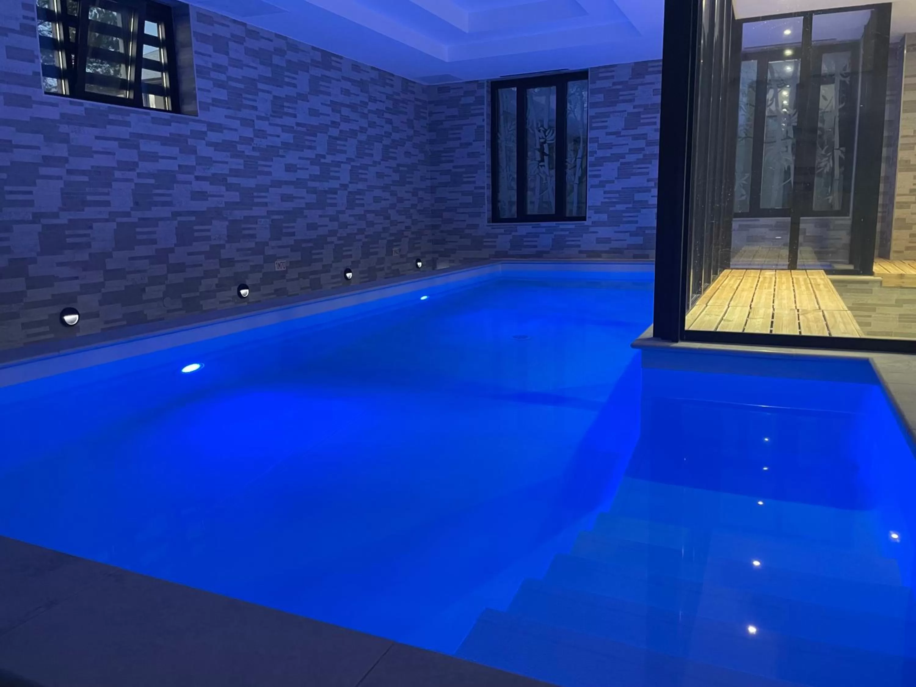 Swimming pool in Best Western Plus Hotel des Francs